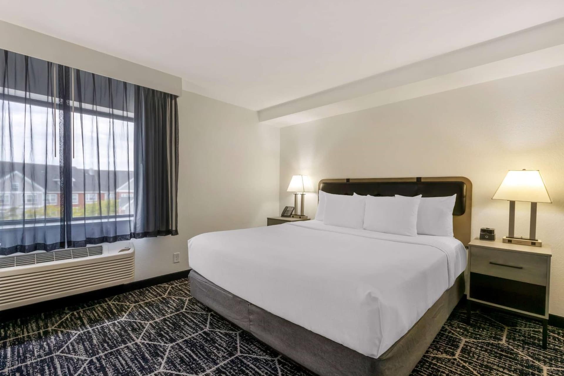 La Quinta by Wyndham Des Moines West Clive gallery photo in Clive, IA — image 15