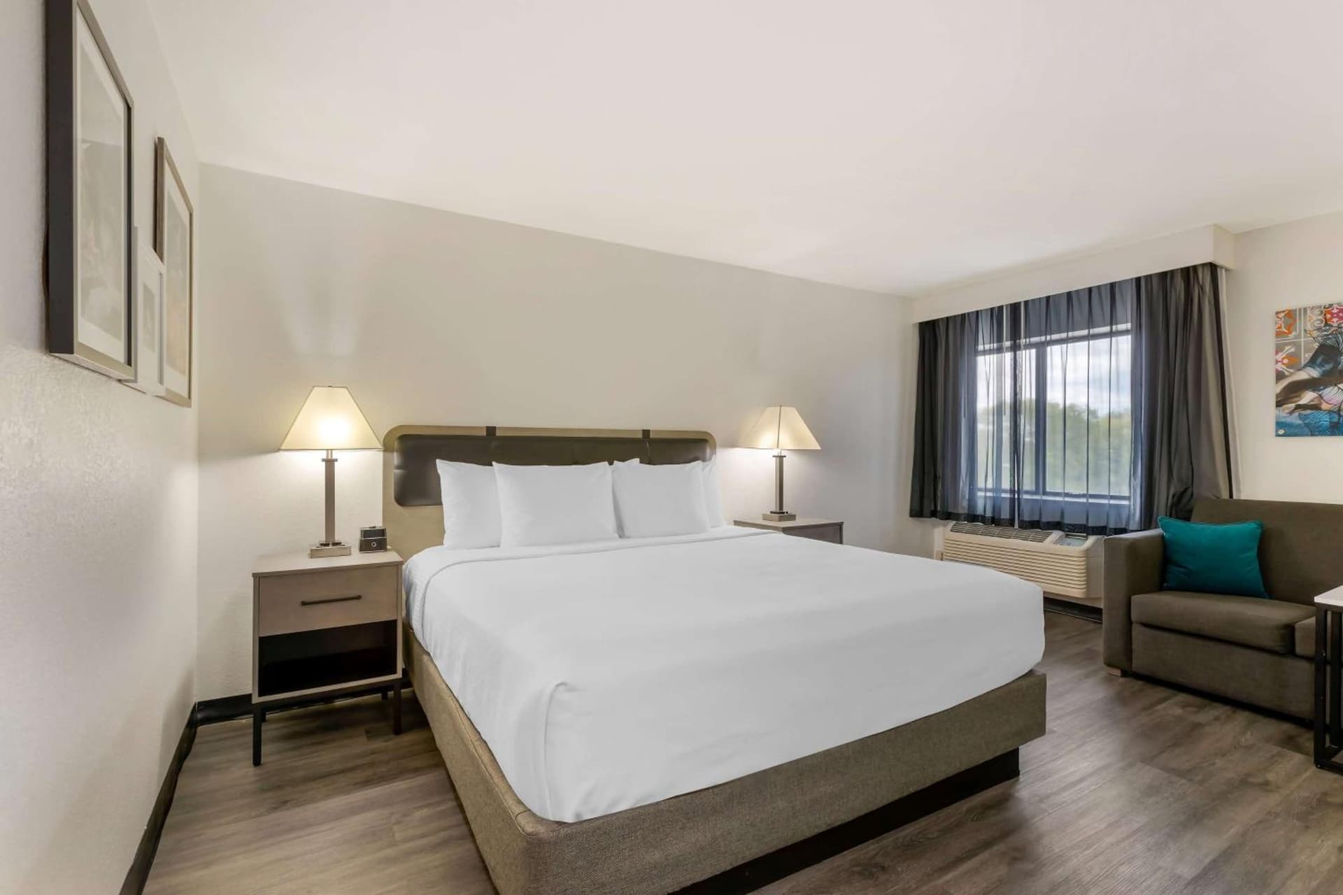 La Quinta by Wyndham Des Moines West Clive gallery photo in Clive, IA — image 25