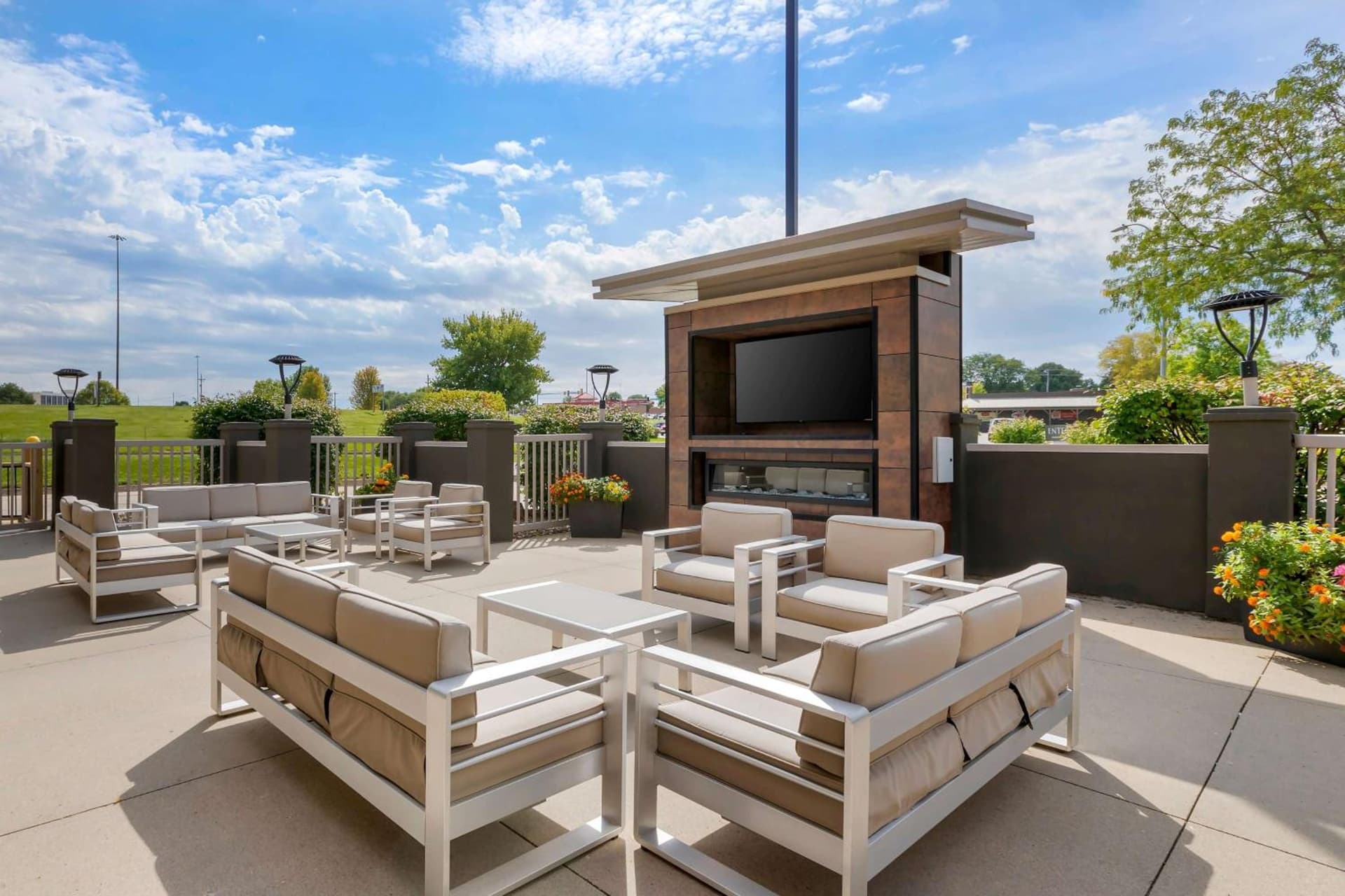 La Quinta by Wyndham Des Moines West Clive gallery photo in Clive, IA — image 58