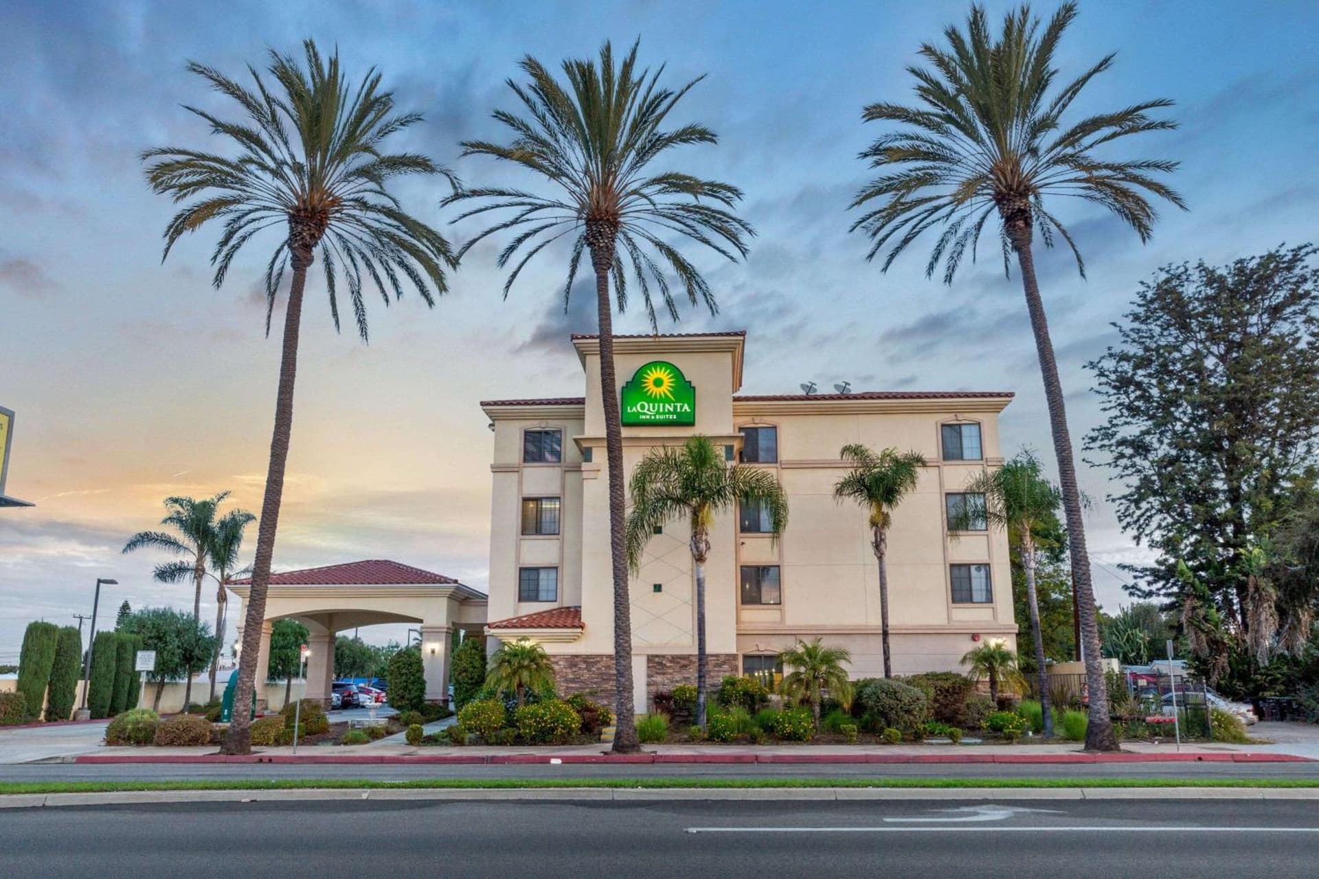 La Quinta by Wyndham NE Long Beach/Cypress featured exterior or lobby in Hawaiian Gardens, CA — similar hotel