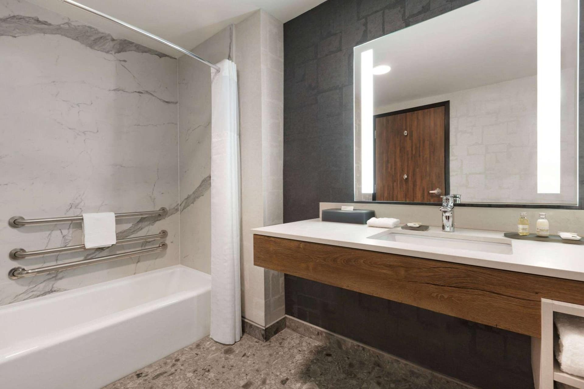La Quinta Inn & Suites by Wyndham Santa Rosa Sonoma gallery photo in Santa Rosa, CA — image 38