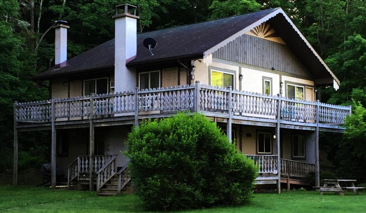Slide Mountain Forest House featured exterior or lobby in Oliverea — similar hotel