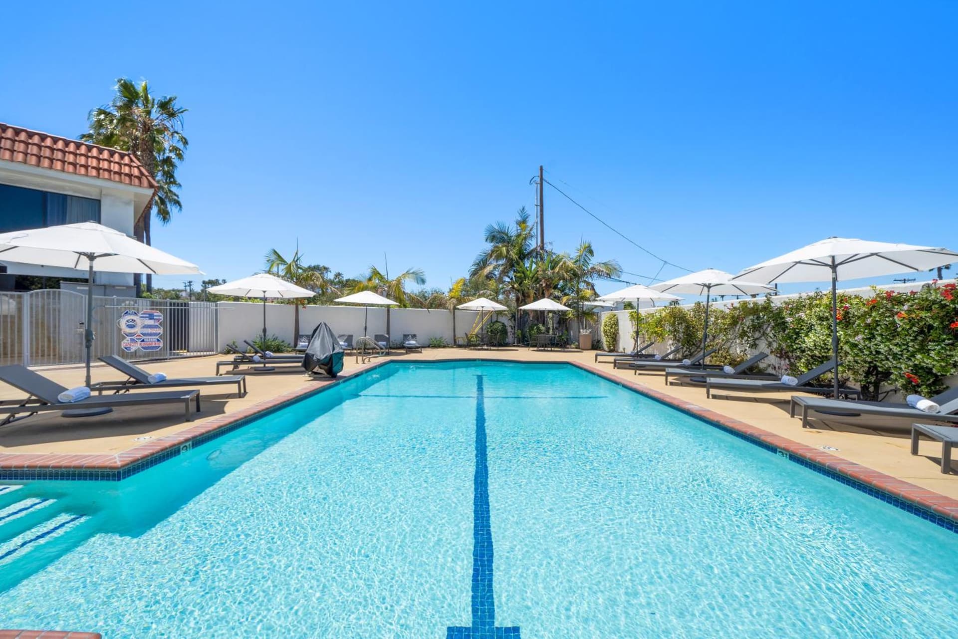 Casablanca Inn property views in San Clemente, CA — gallery photo 3