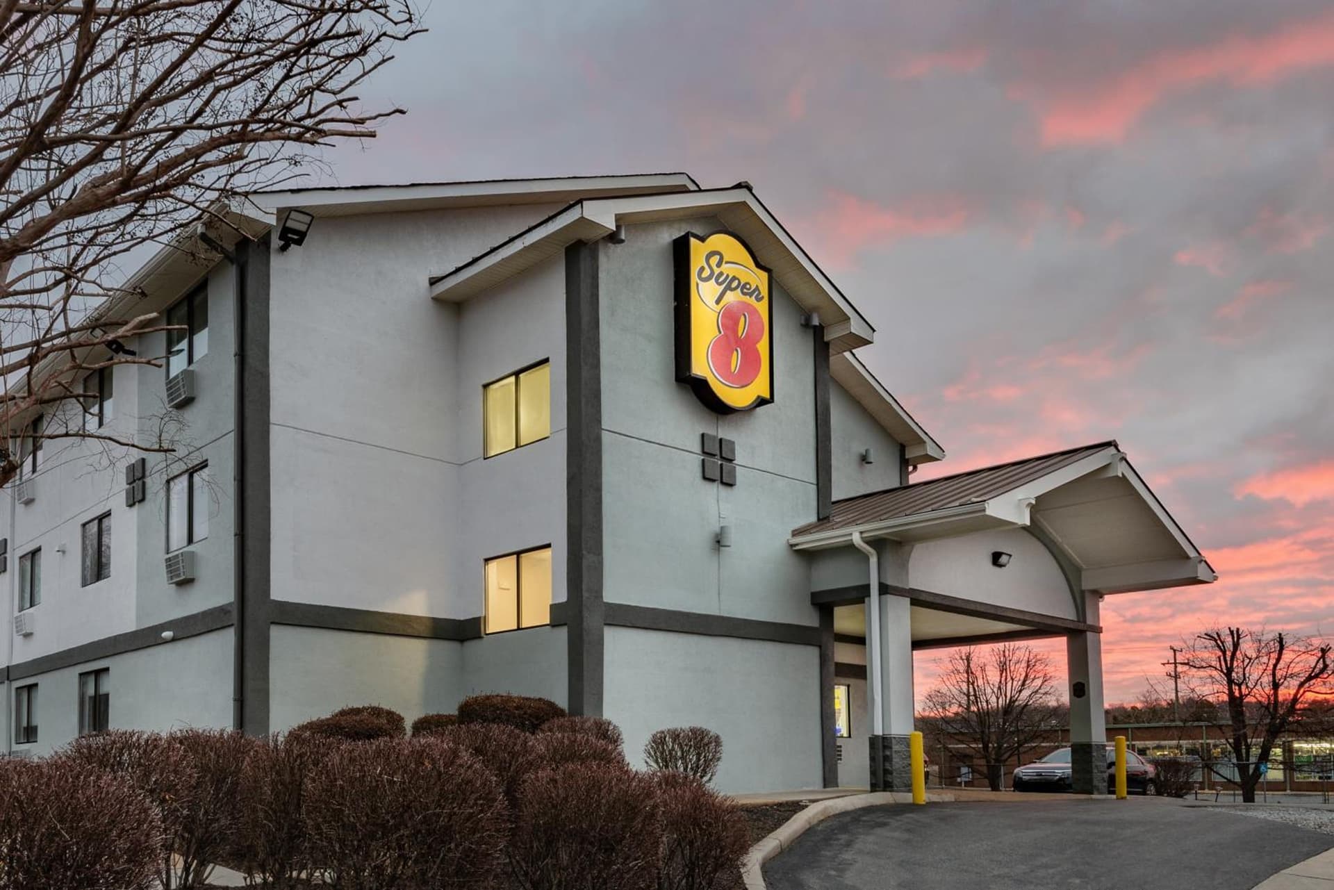 Super 8 by Wyndham Charlottesville gallery photo in Charlottesville, VA — image 13