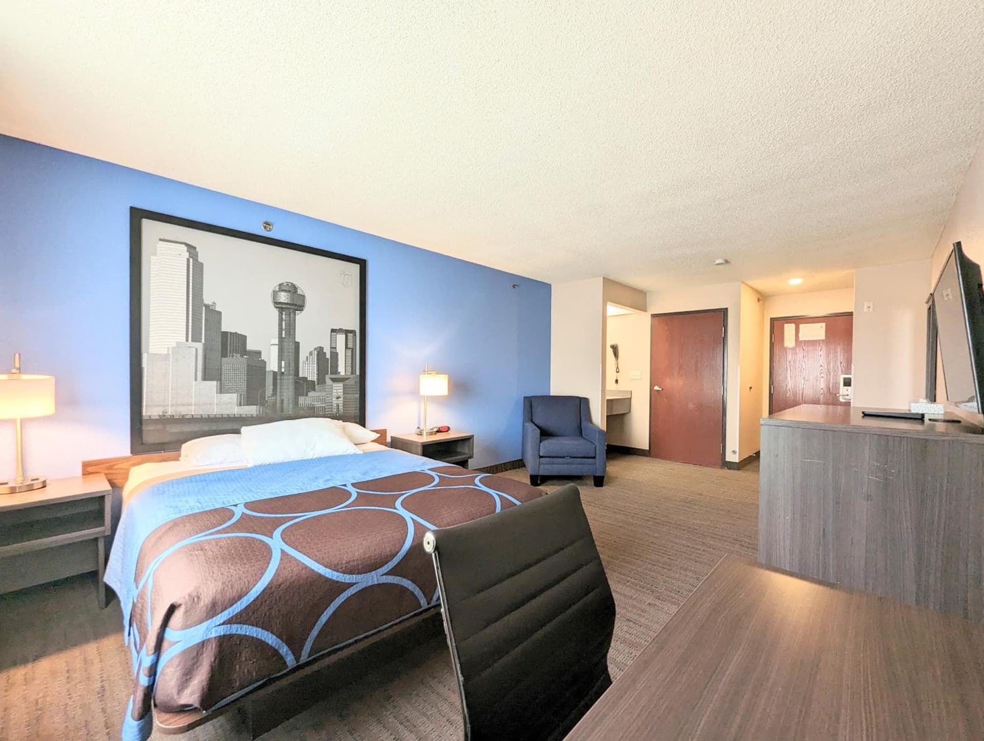 Super 8 by Wyndham Garland Rowlett East Dallas Area property views in Garland, TX — gallery photo 3