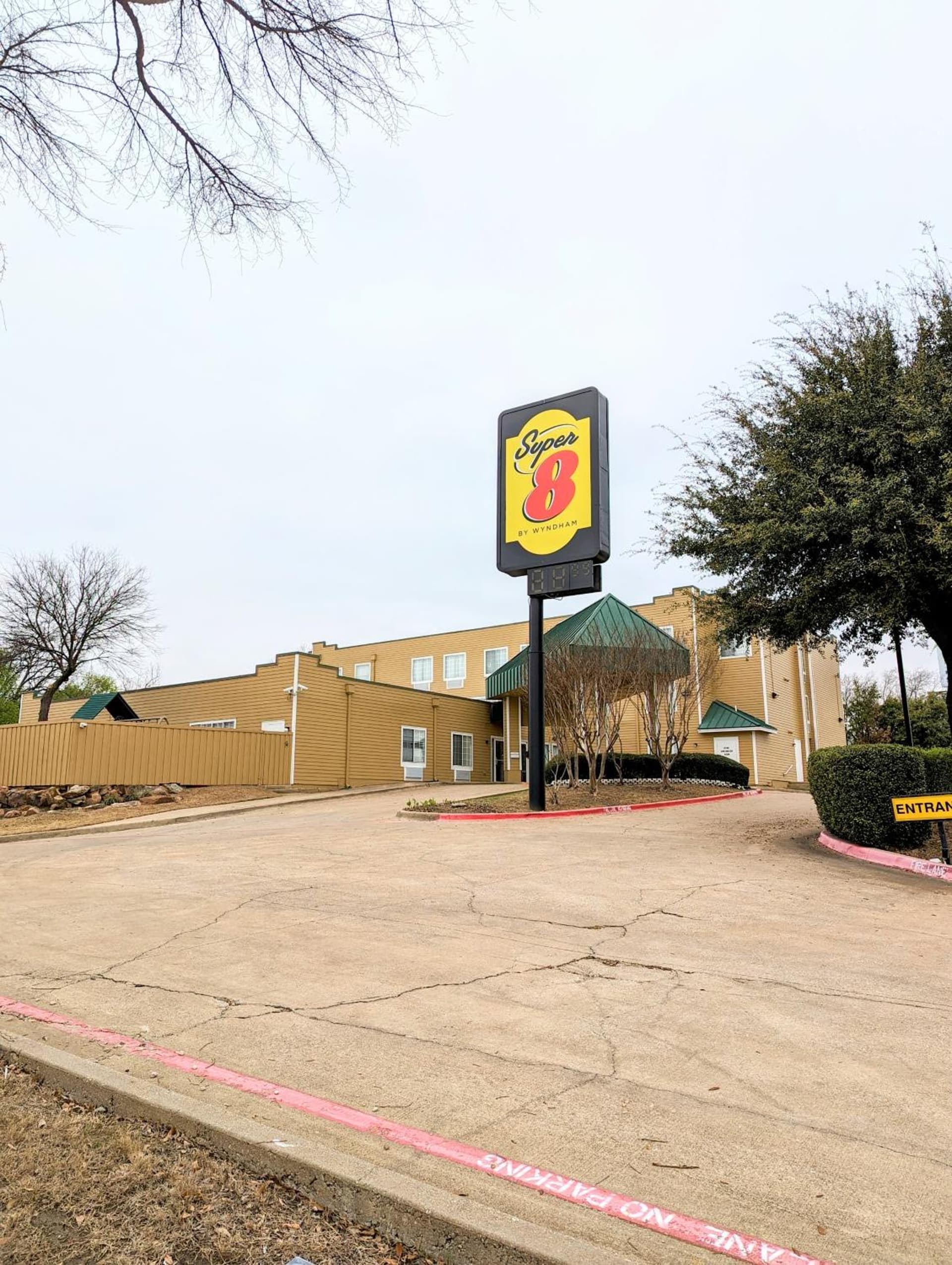 Super 8 by Wyndham Garland Rowlett East Dallas Area gallery photo in Garland, TX — image 32