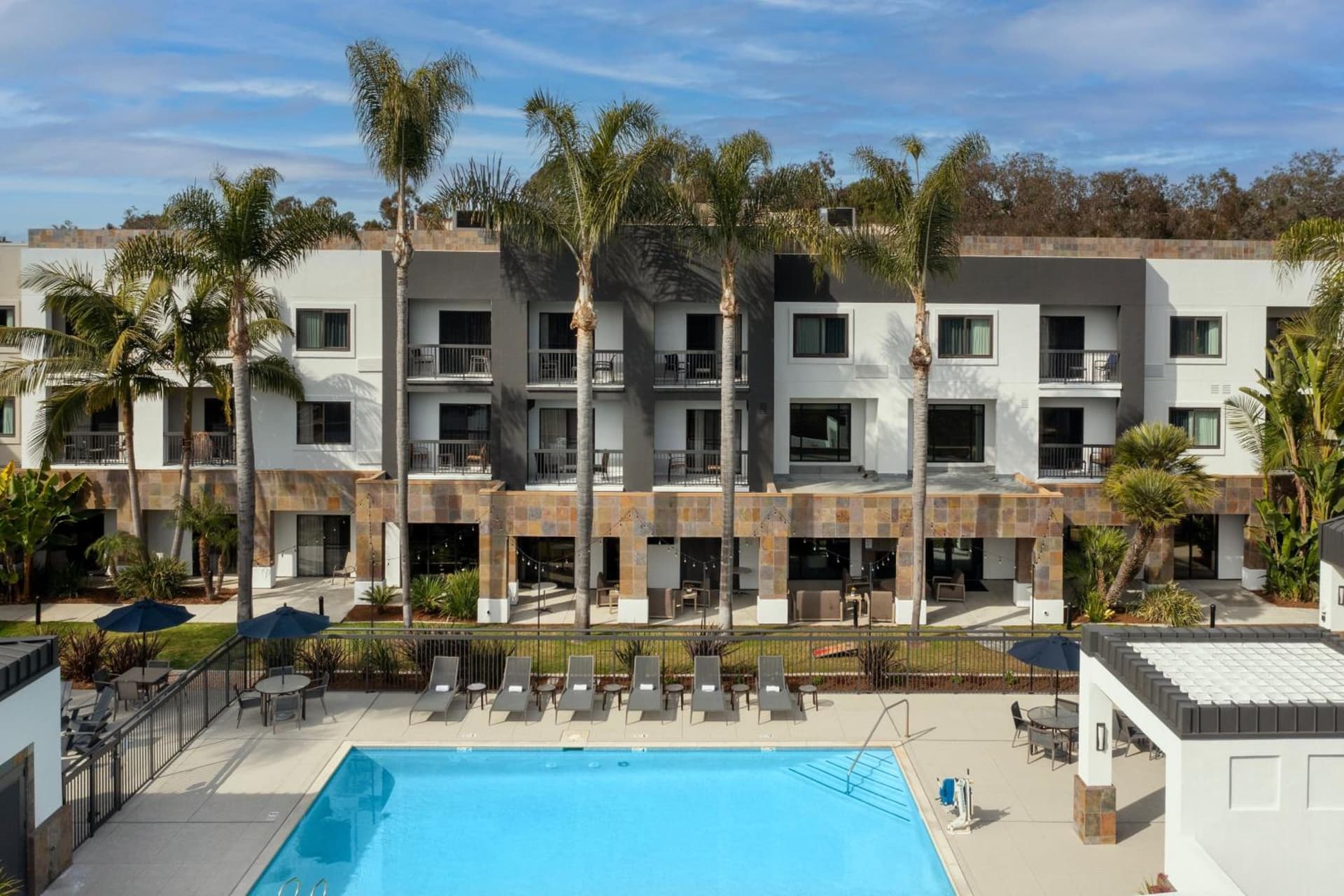 Courtyard by Marriott San Diego Carlsbad interior in Carlsbad, CA — gallery photo 2