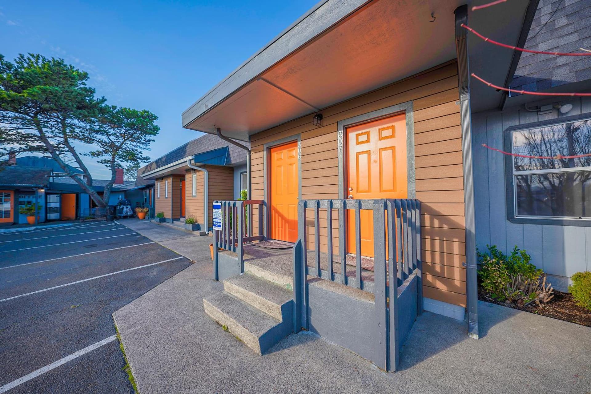 City Centre Motel by OYO property views in Seaside, OR — gallery photo 3