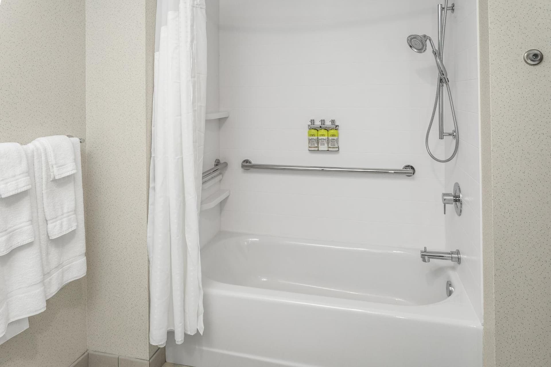 Holiday Inn Express & Suites - Hudson I-94 by IHG interior in Hudson, WI — gallery photo 2