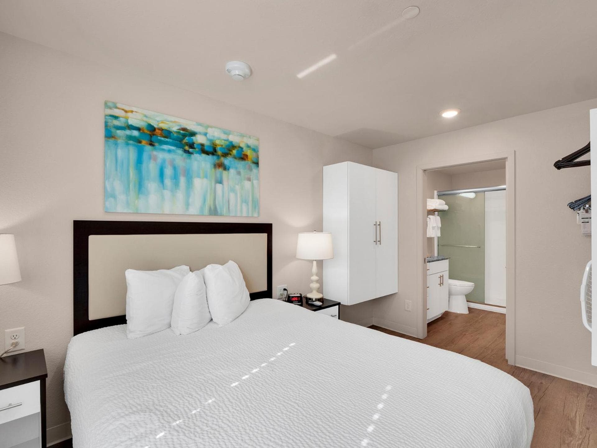 WaterWalk Extended Stay Raleigh Durham Research Triangle gallery photo in Durham, NC — image 12