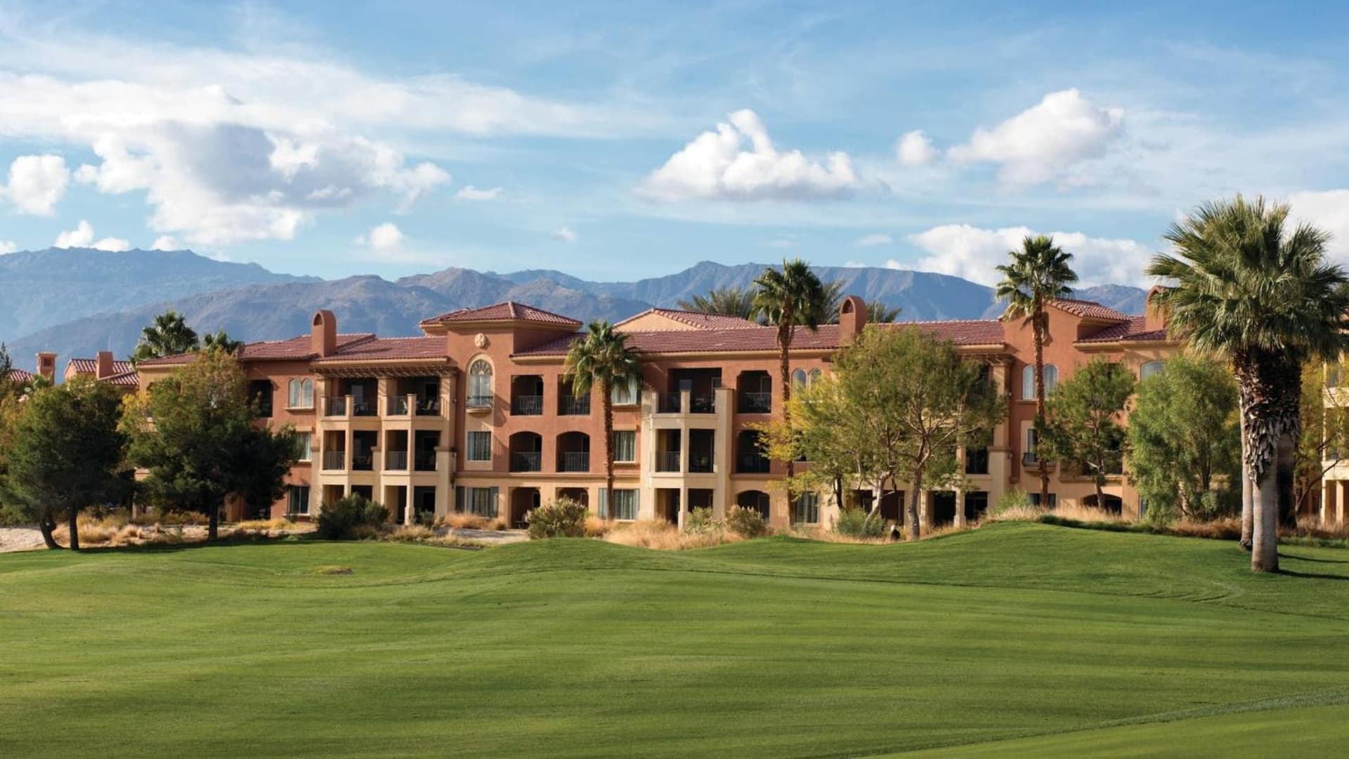 Marriott's Shadow Ridge 1 - The Villages interior in Palm Desert, CA — gallery photo 2