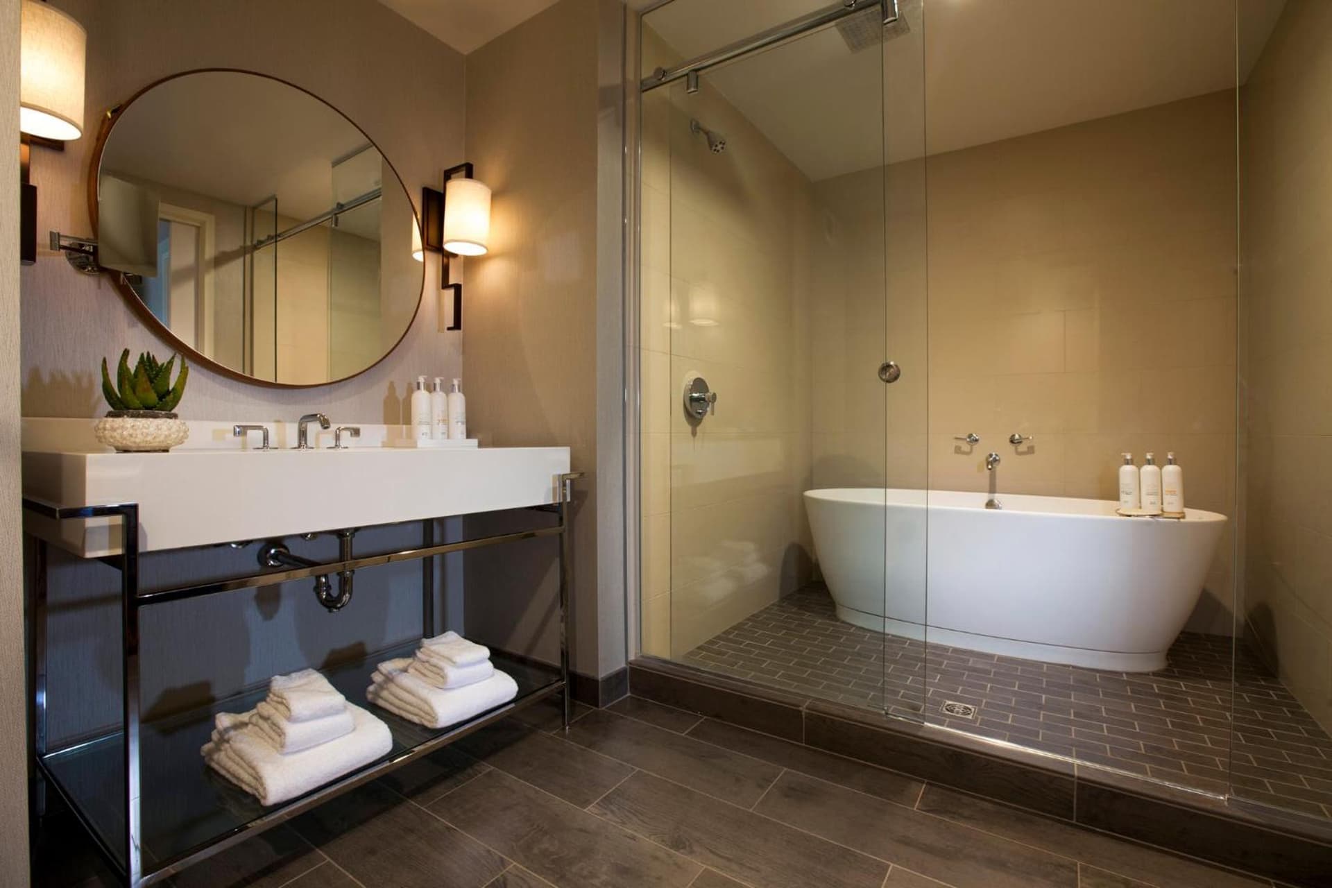 Kimpton Hotel Palomar Phoenix Cityscape by IHG gallery photo in Phoenix, AZ — image 5