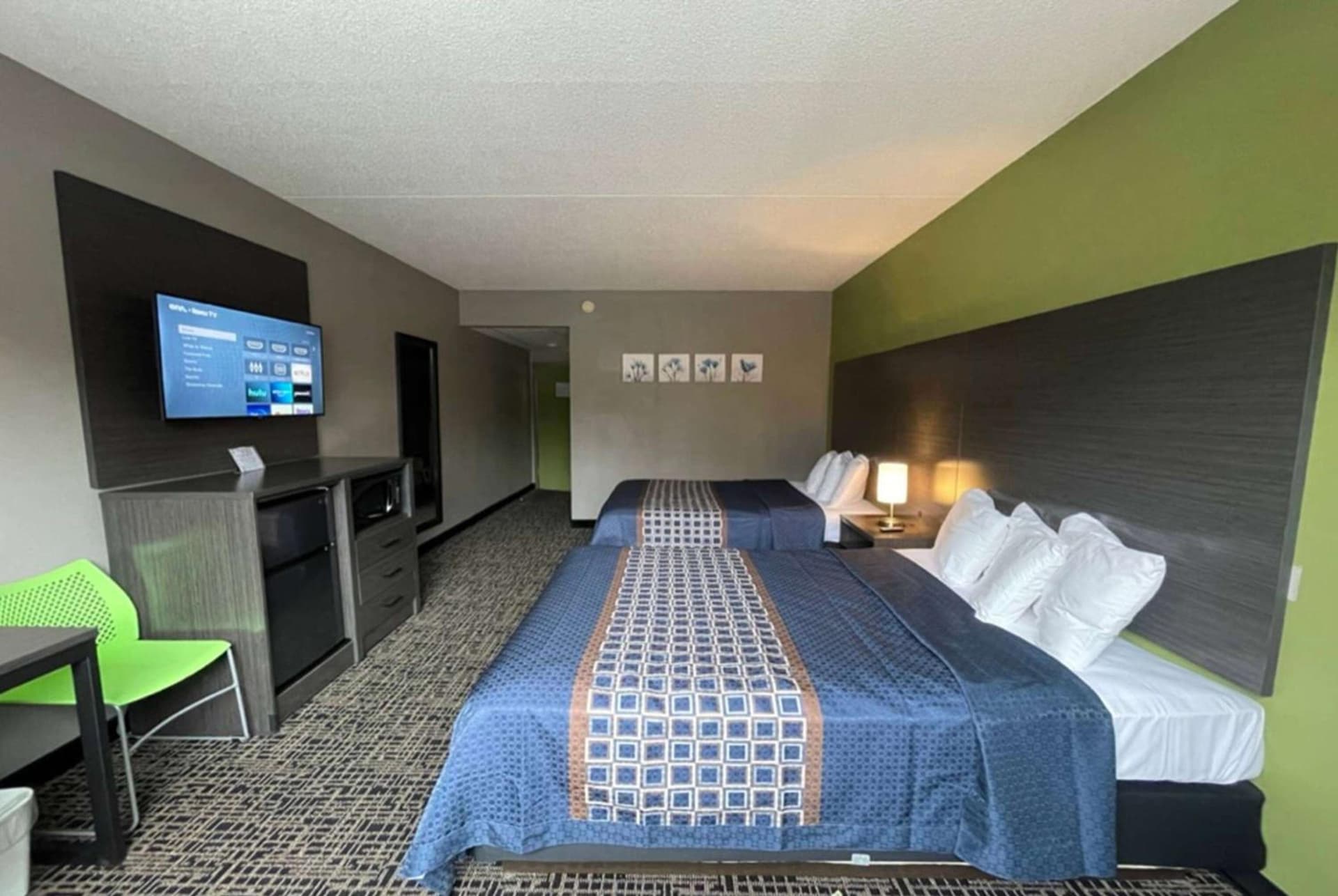 Wingate by Wyndham Lake George interior in Lake George — gallery photo 2
