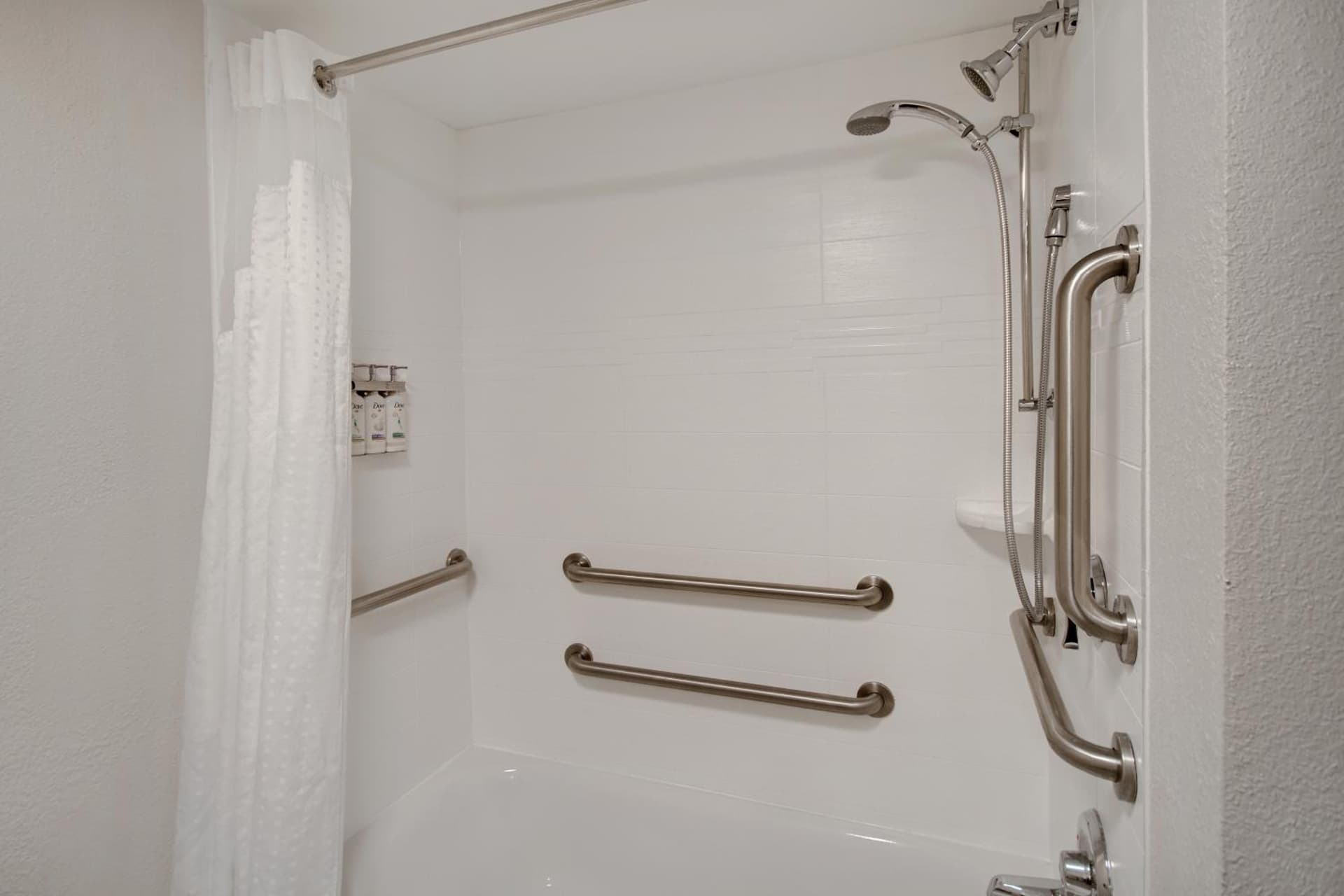 Holiday Inn Express Rochester - University Area by IHG gallery photo in Rochester, NY — image 50