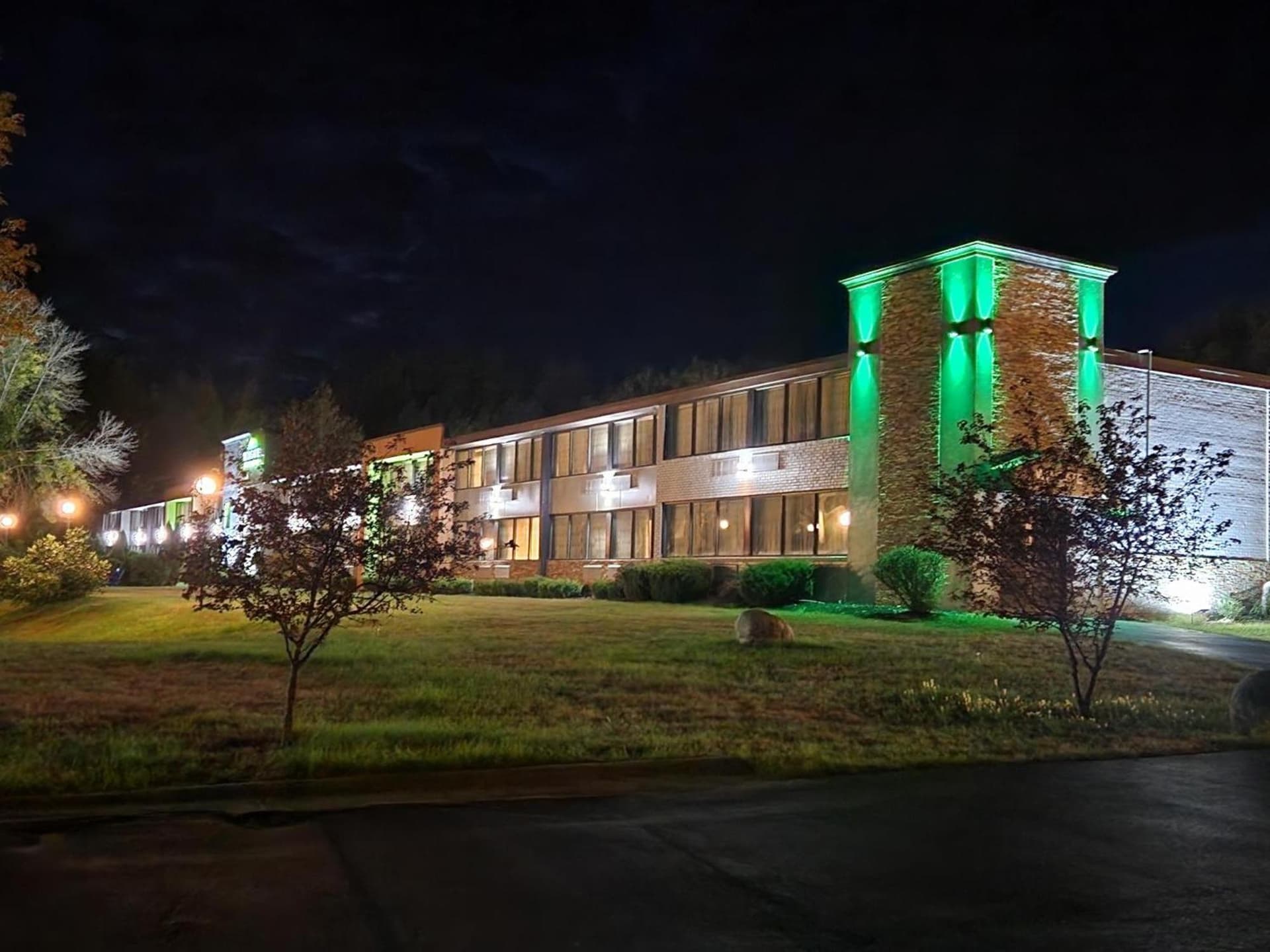 Wingate by Wyndham Lake George featured exterior or lobby in Lake George — similar hotel