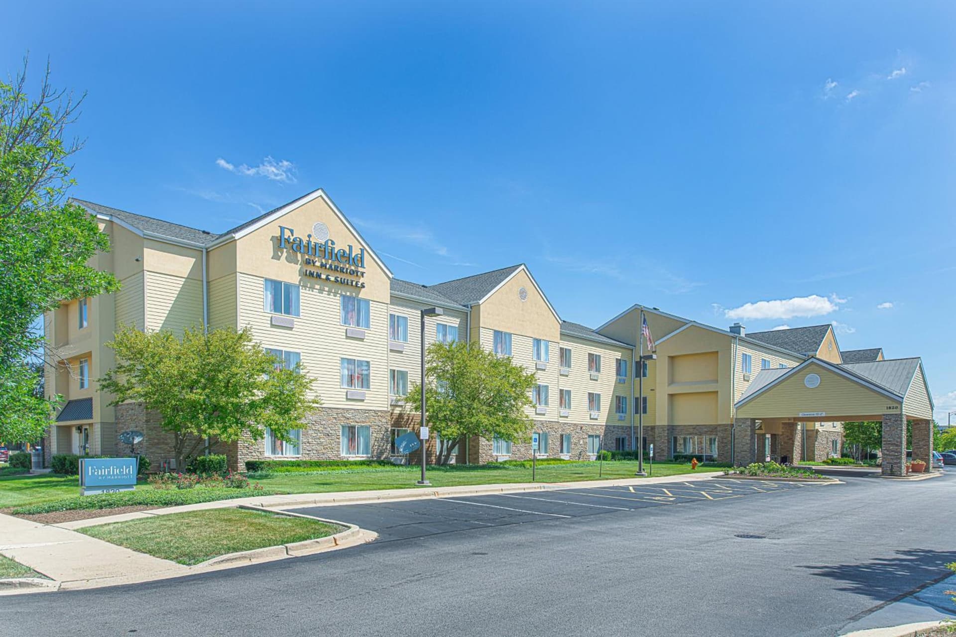Fairfield Inn & Suites by Marriott Chicago Naperville featured exterior or lobby in Naperville, IL — similar hotel