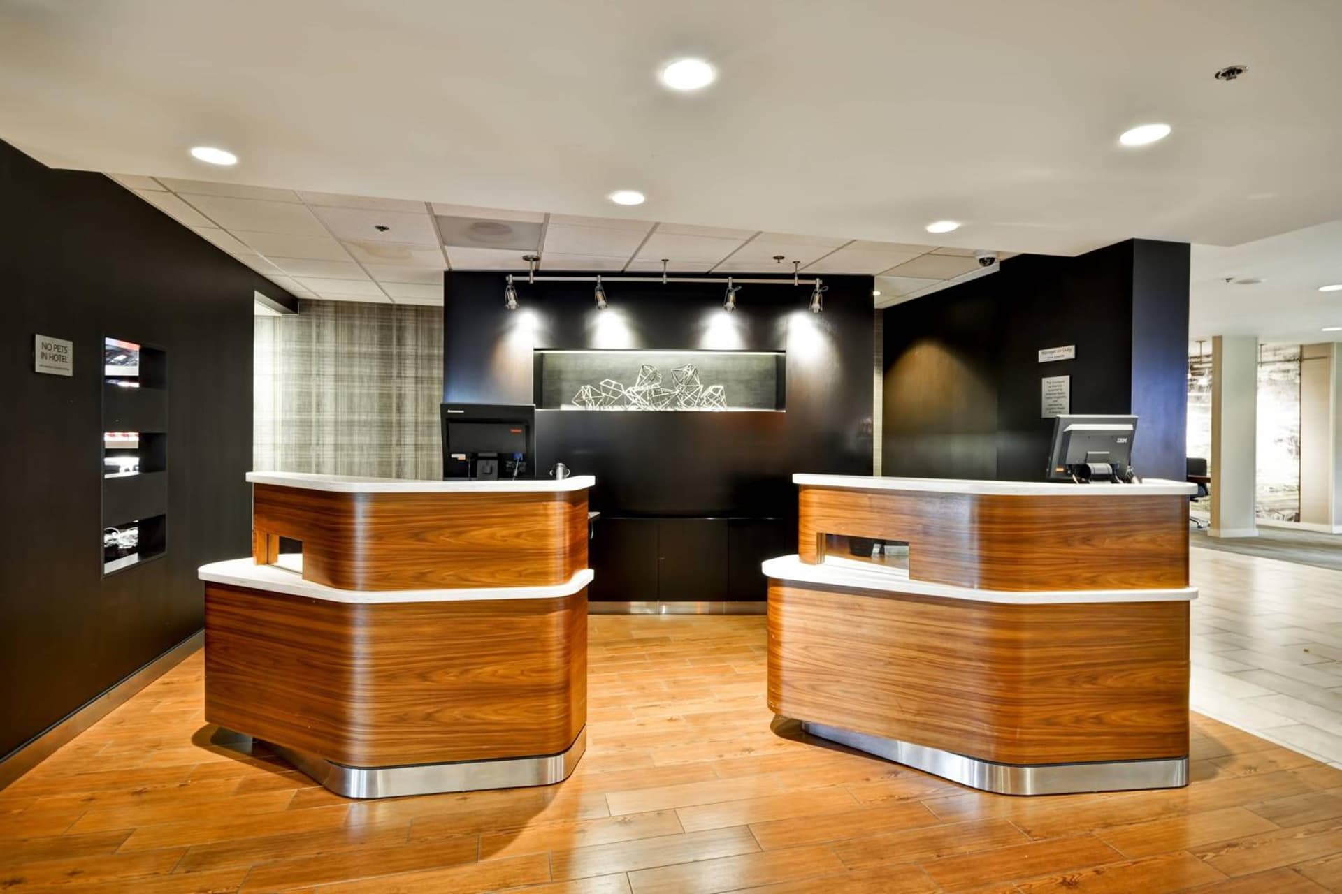 Courtyard Dallas Medical Market Center interior in Dallas, TX — gallery photo 2