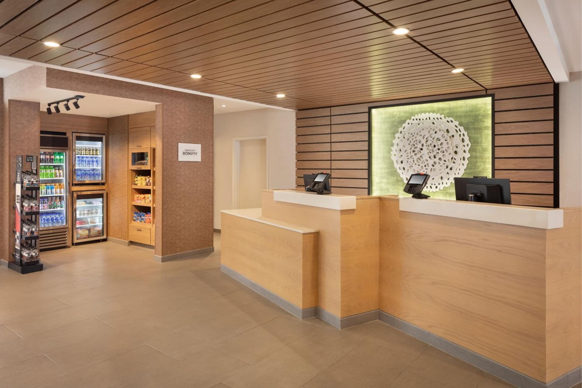 Fairfield Inn & Suites by Marriott Fresno North/Shaw Avenue interior in Fresno, CA — gallery photo 2