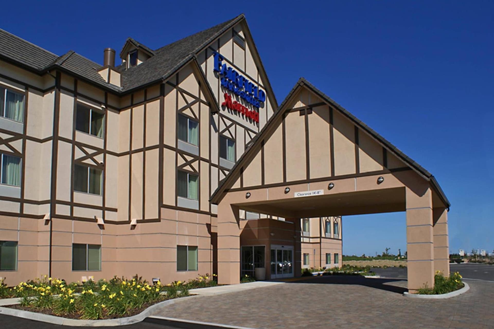 Fairfield Inn & Suites by Marriott Selma Kingsburg property views in Kingsburg, CA — gallery photo 3