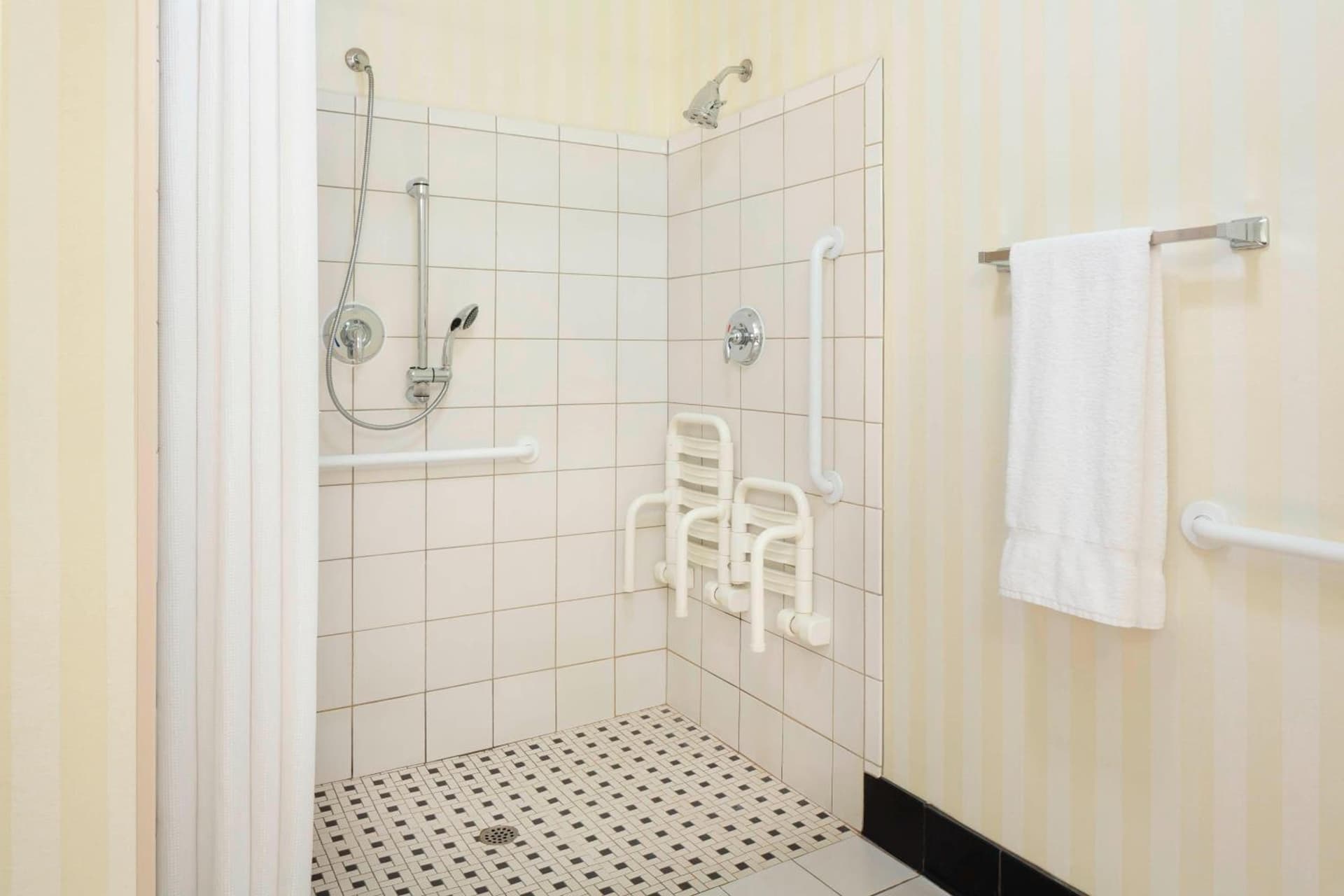 Fairfield Inn & Suites by Marriott Selma Kingsburg gallery photo in Kingsburg, CA — image 12