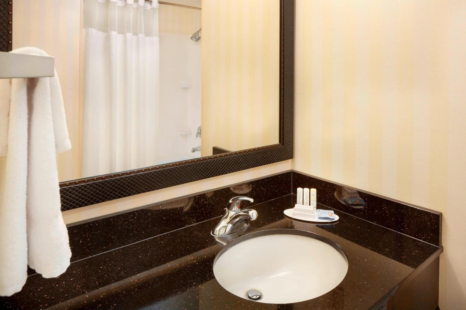 Fairfield Inn & Suites by Marriott Selma Kingsburg gallery photo in Kingsburg, CA — image 5