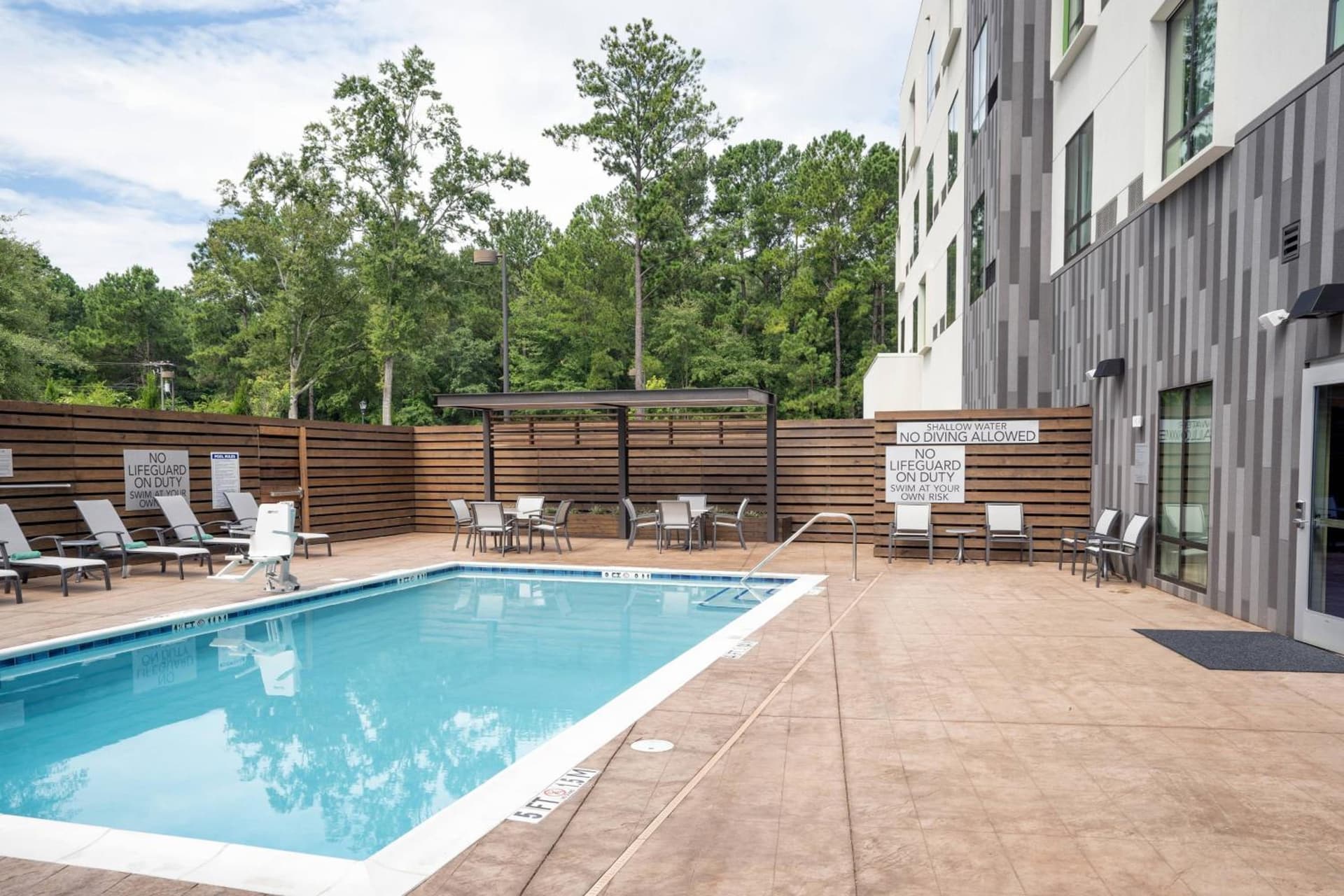 Courtyard by Marriott Charleston-North Charleston gallery photo in Charleston, SC — image 31