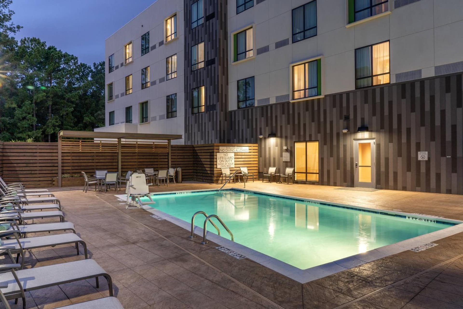 Courtyard by Marriott Charleston-North Charleston gallery photo in Charleston, SC — image 27