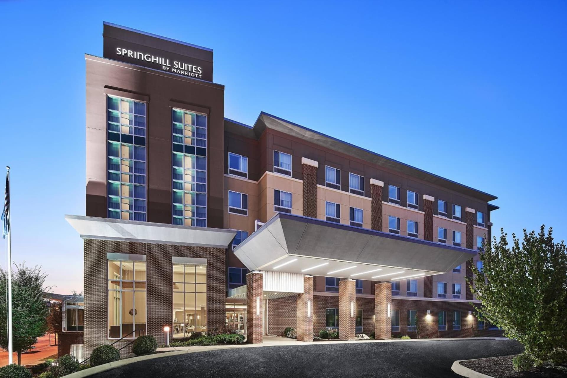 SpringHill Suites by Marriott Roanoke interior in Roanoke, VA — gallery photo 2