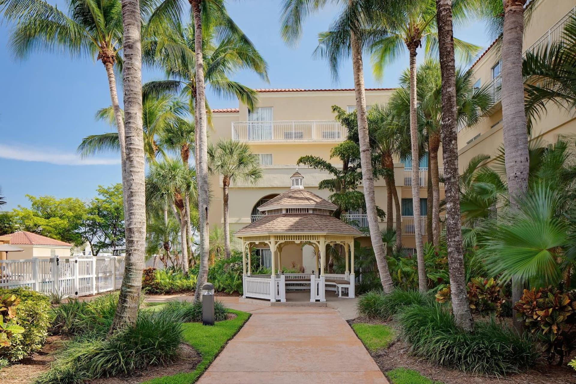 Courtyard by Marriott Fort Lauderdale North/Cypress Creek gallery photo in Fort Lauderdale, FL — image 23
