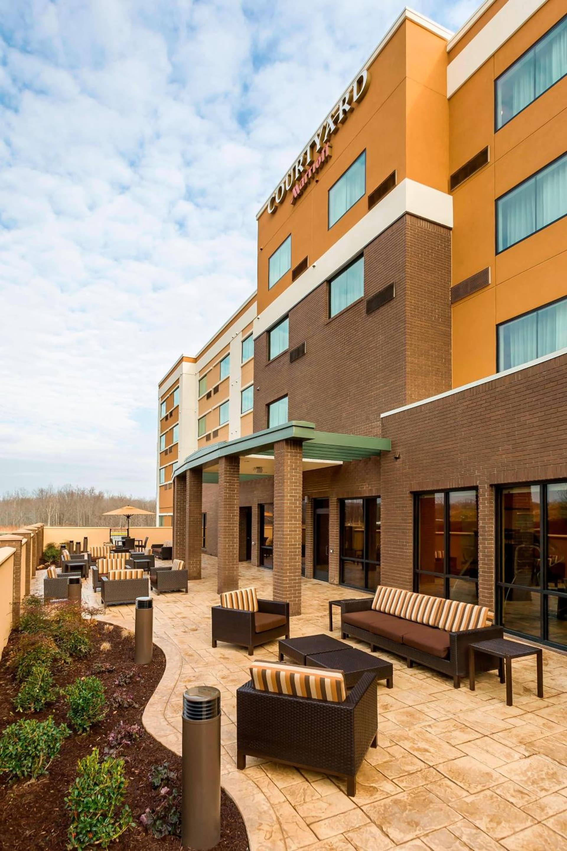 Courtyard by Marriott Stafford Quantico gallery photo in Triangle, VA — image 8