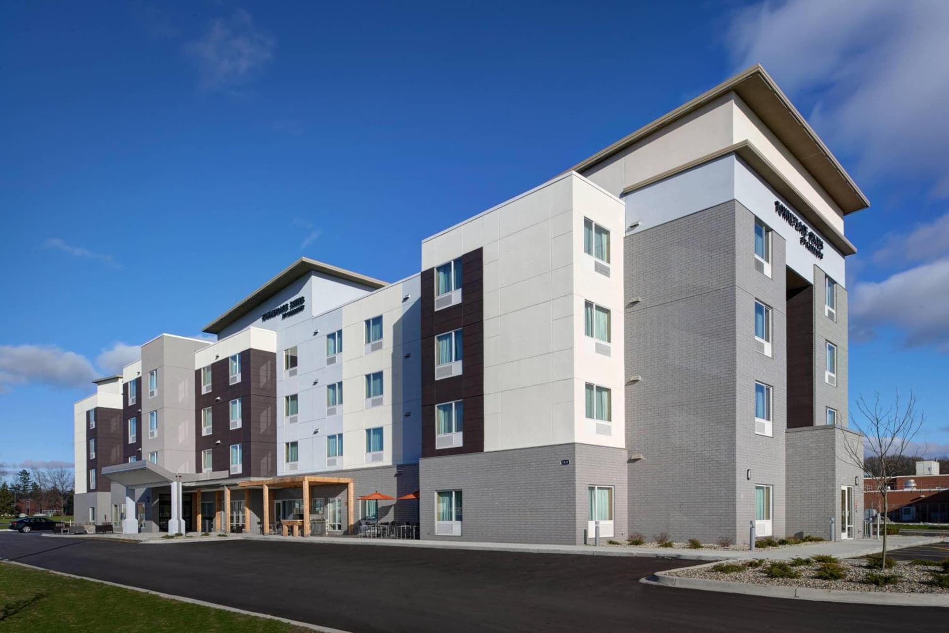 TownePlace Suites by Marriott Grand Rapids Airport interior in Grand Rapids, MI — gallery photo 2