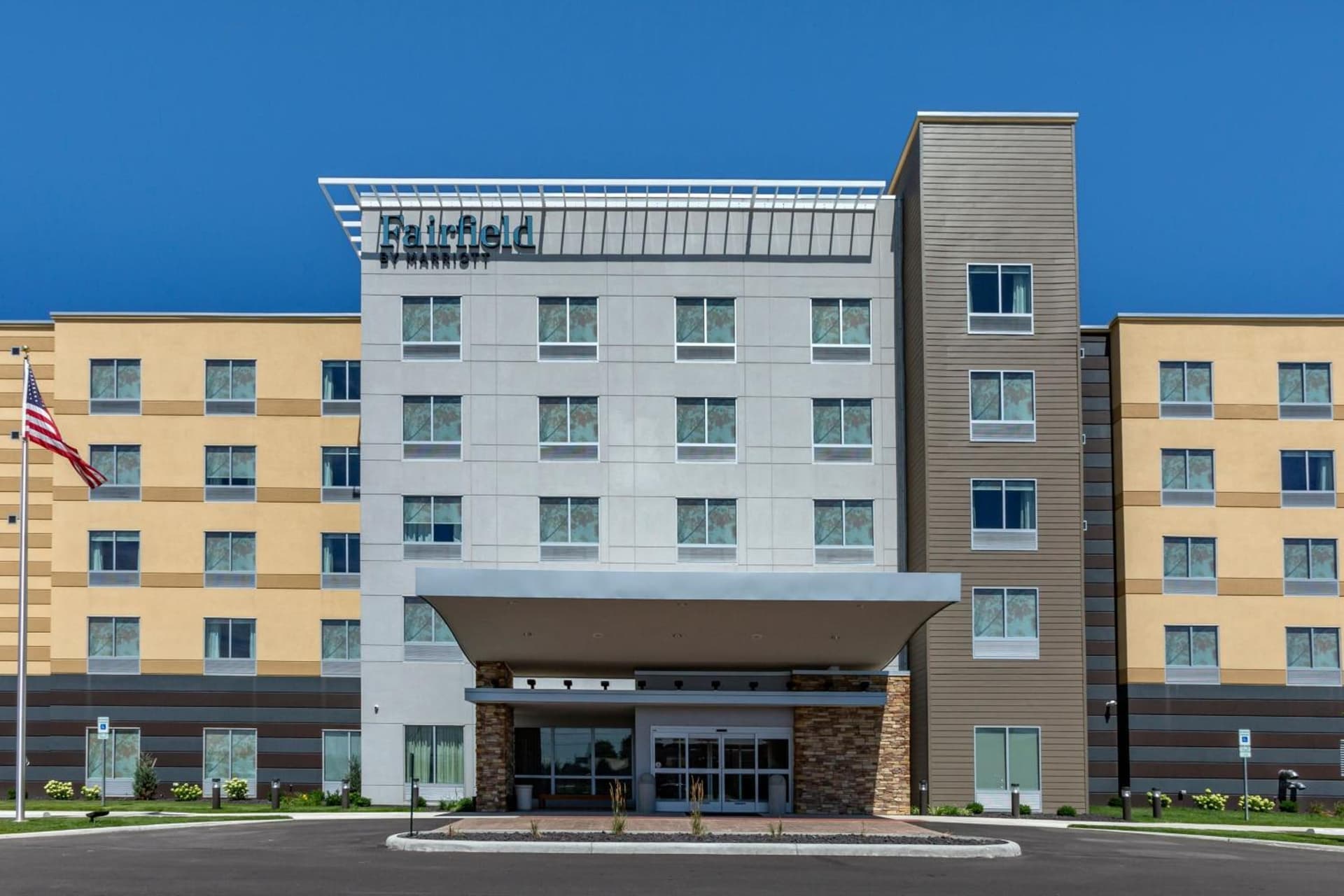 Fairfield by Marriott Inn & Suites Sandusky interior in Sandusky, OH — gallery photo 2
