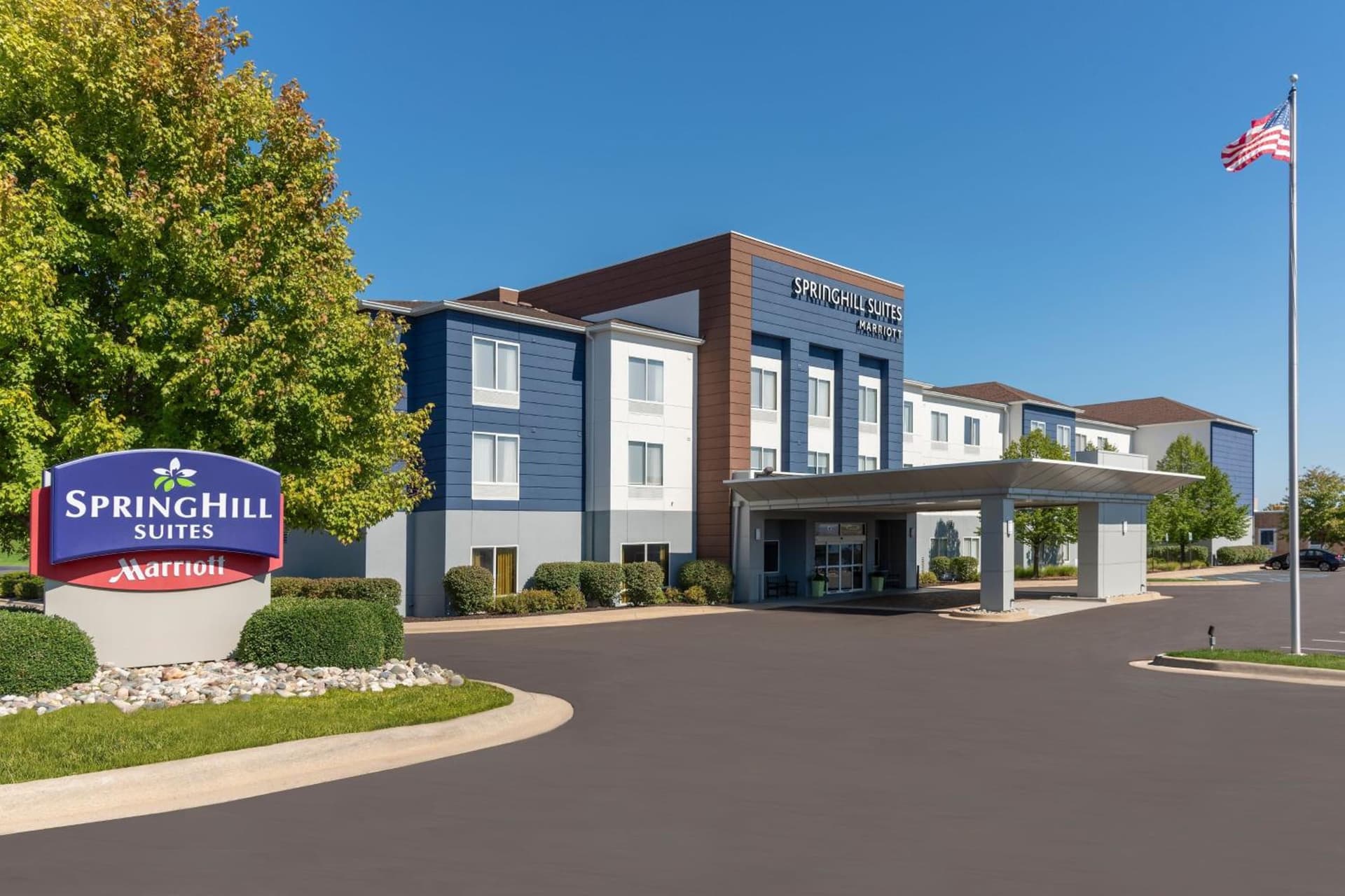 SpringHill Suites Grand Rapids North interior in Grand Rapids, MI — gallery photo 2