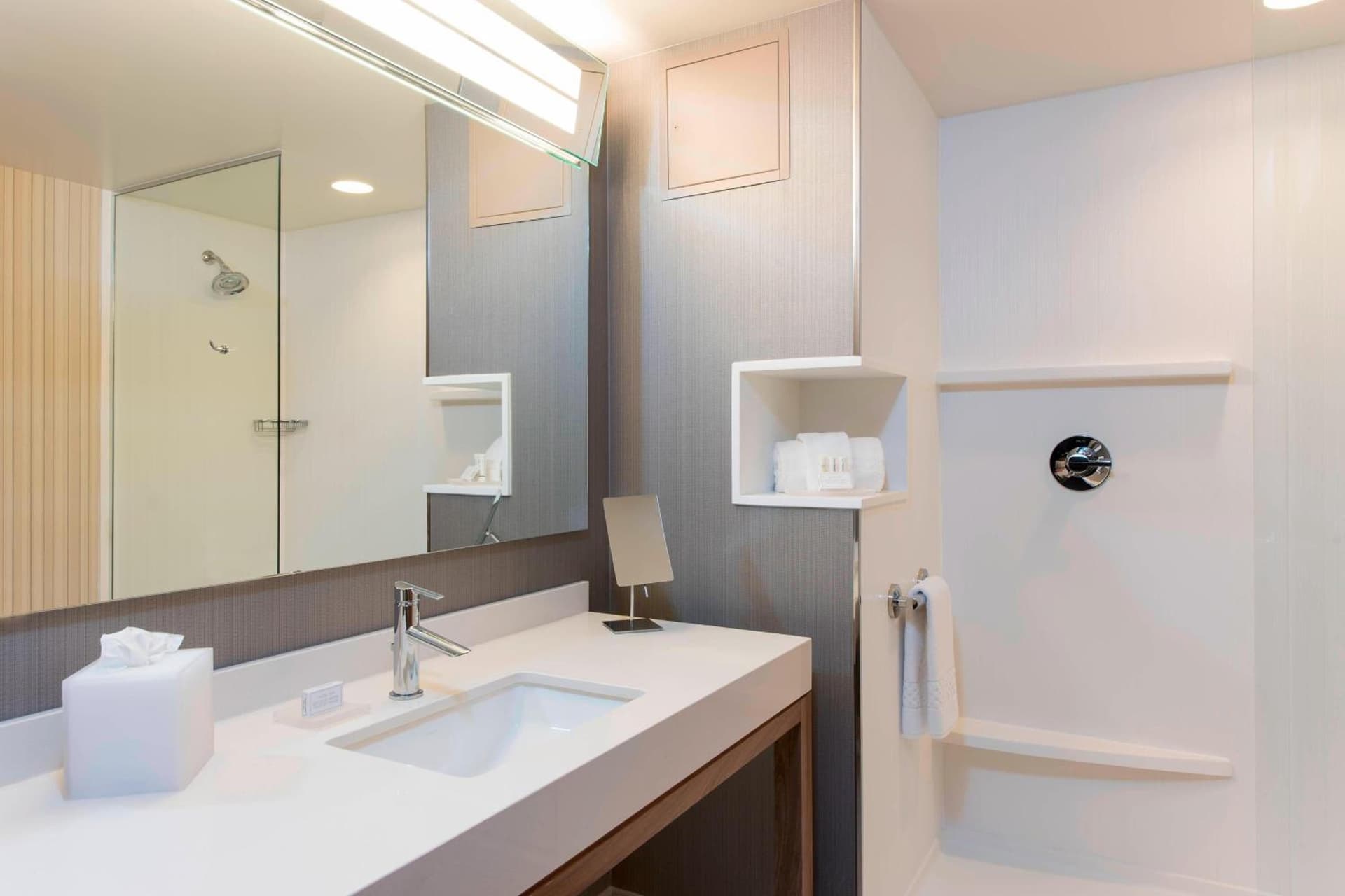 Courtyard by Marriott Holland Downtown gallery photo in Holland, MI — image 28