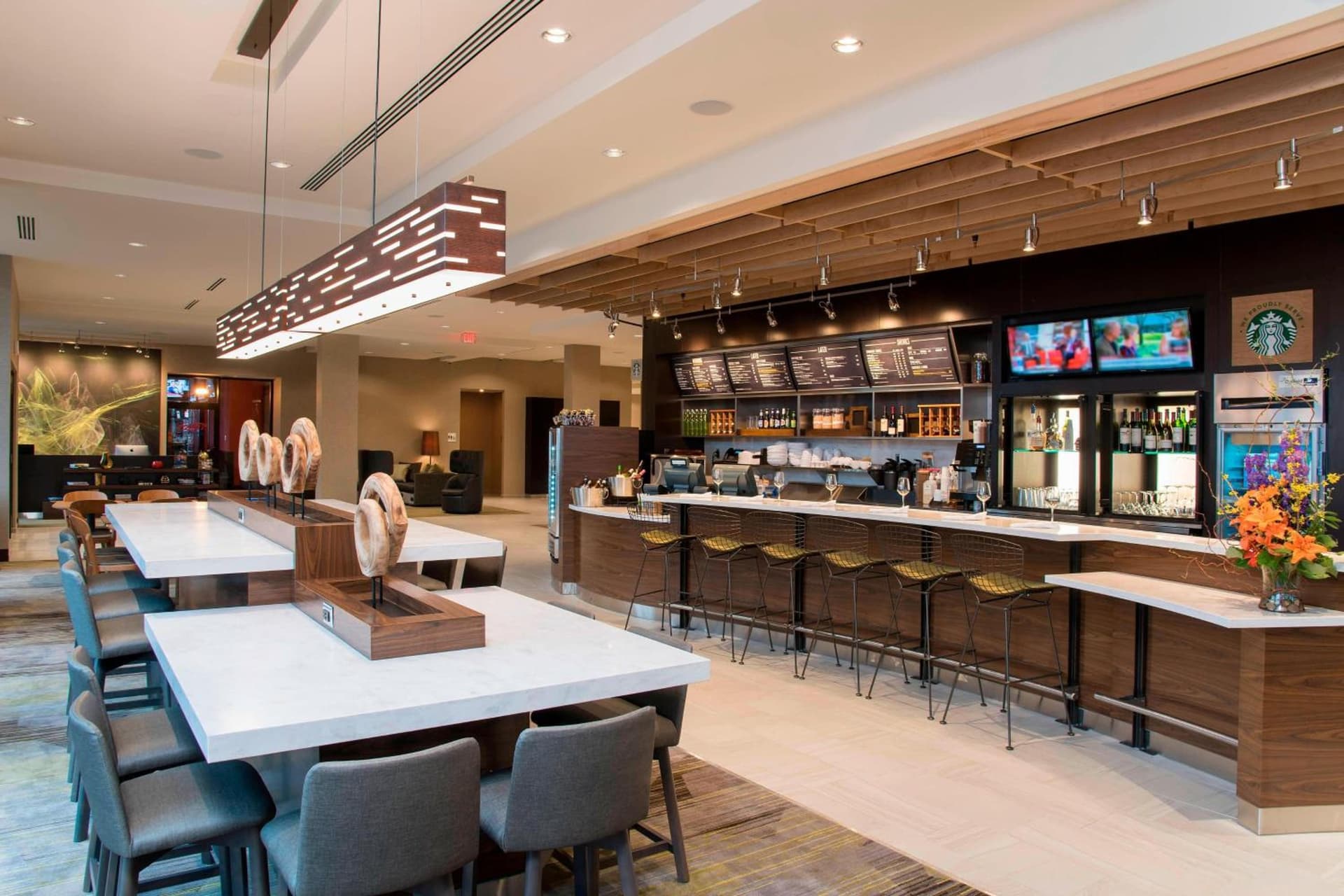 Courtyard by Marriott Holland Downtown gallery photo in Holland, MI — image 12