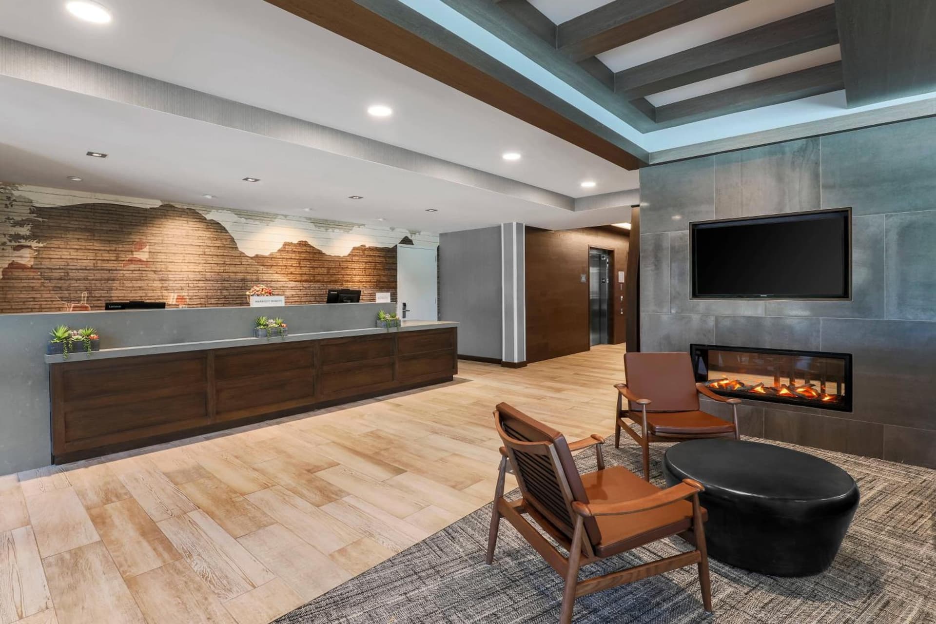 SpringHill Suites by Marriott Truckee Lake Tahoe interior in Truckee, CA — gallery photo 2