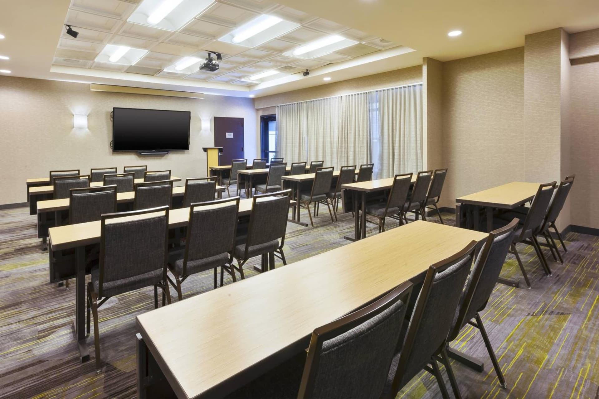Courtyard by Marriott Secaucus Meadowlands gallery photo in Secaucus, NJ — image 22