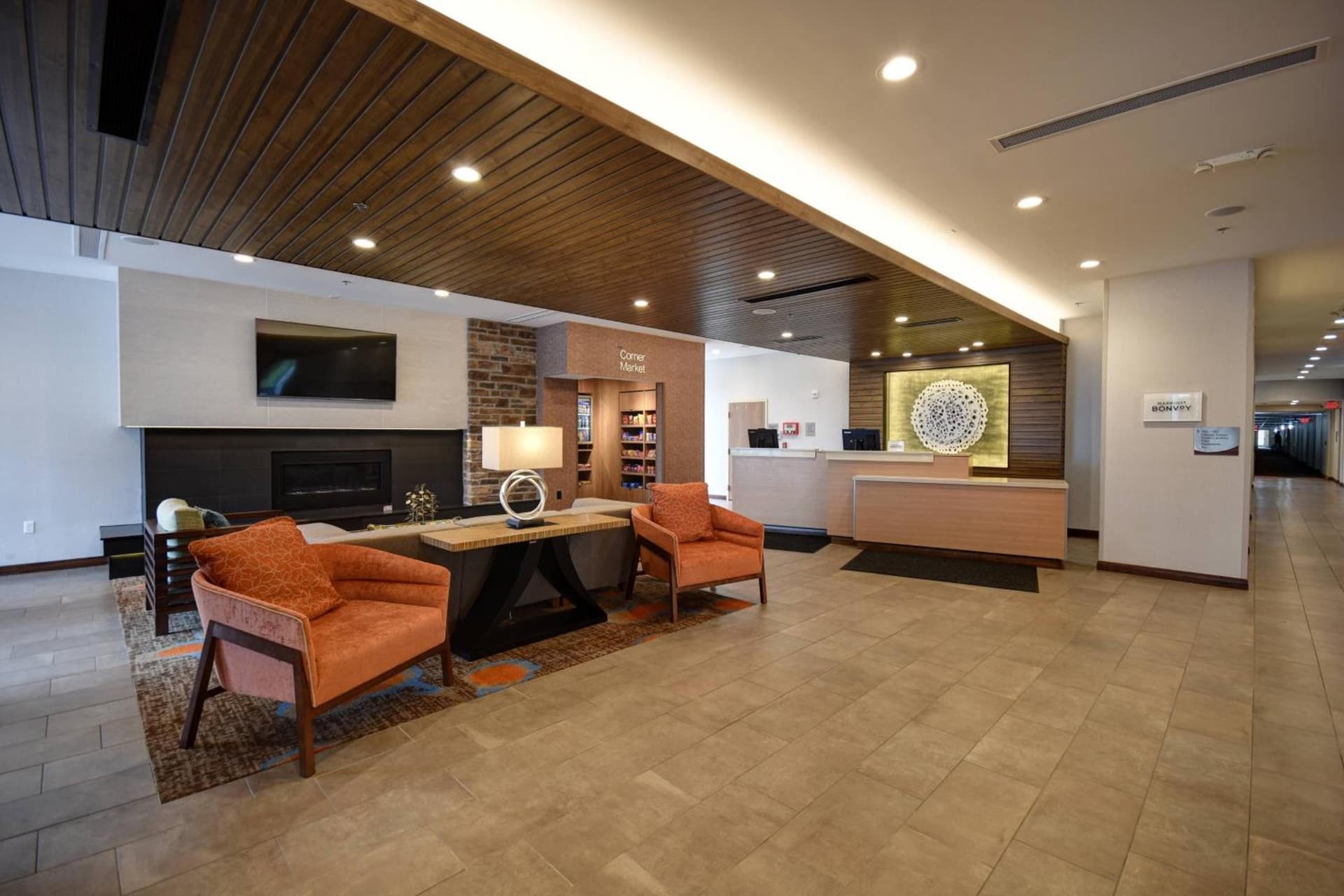 Fairfield Inn & Suites by Marriott Milwaukee North interior in Glendale, WI — gallery photo 2