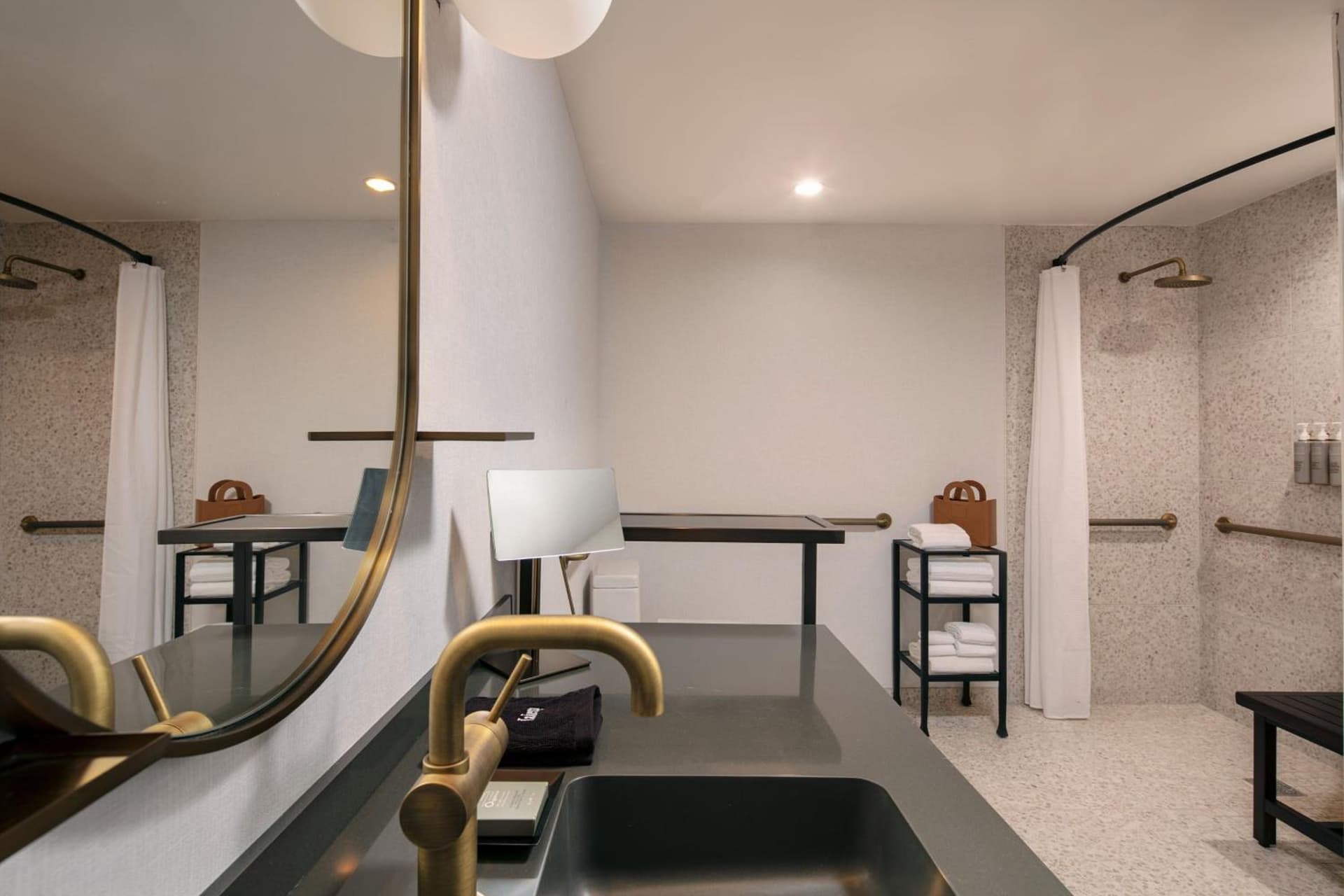 Hotel Citrine, Palo Alto, a Tribute Portfolio Hotel interior in Palo Alto, CA — gallery photo 2