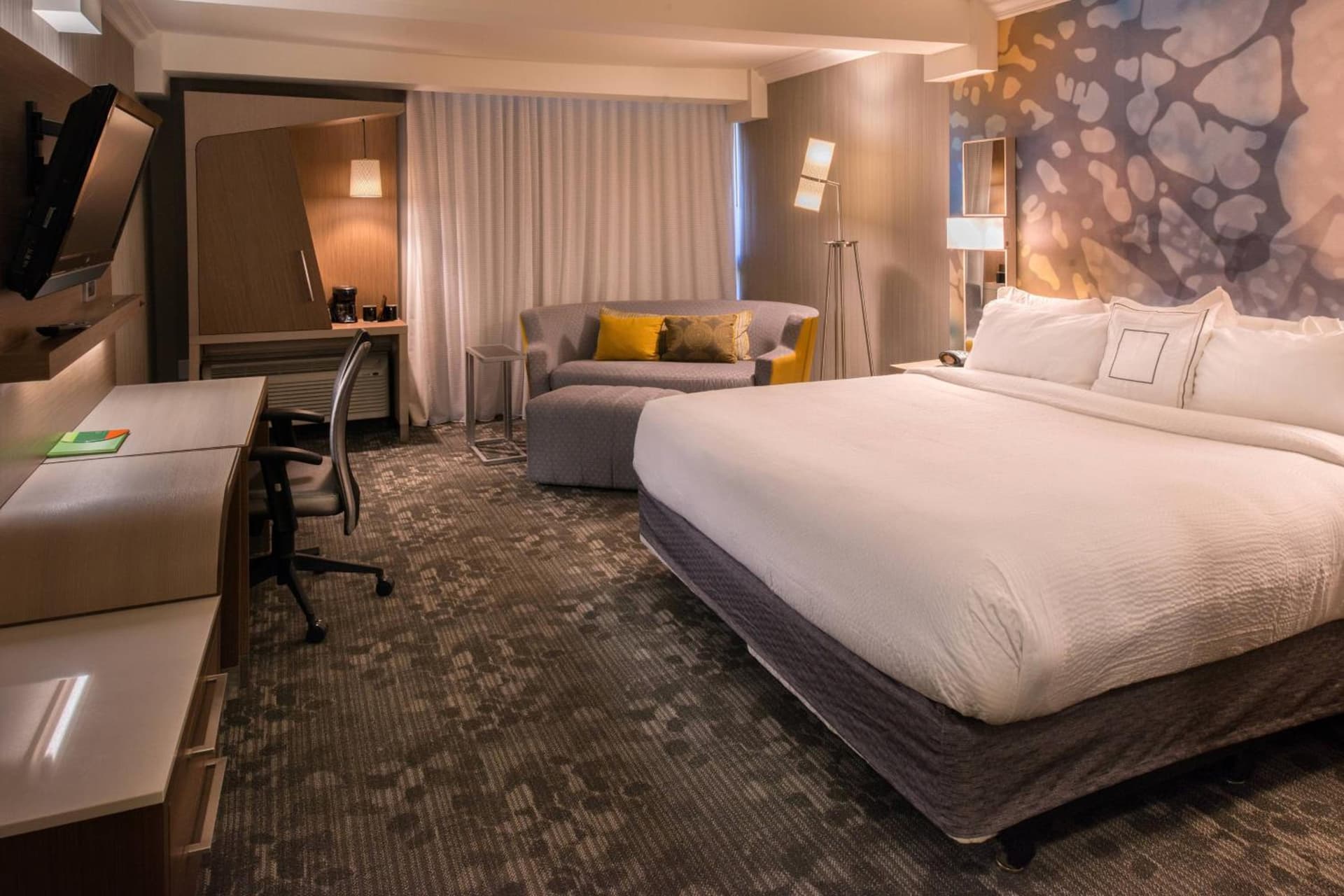 Holiday Inn Oxnard - Ventura by IHG gallery photo in Oxnard, CA — image 6