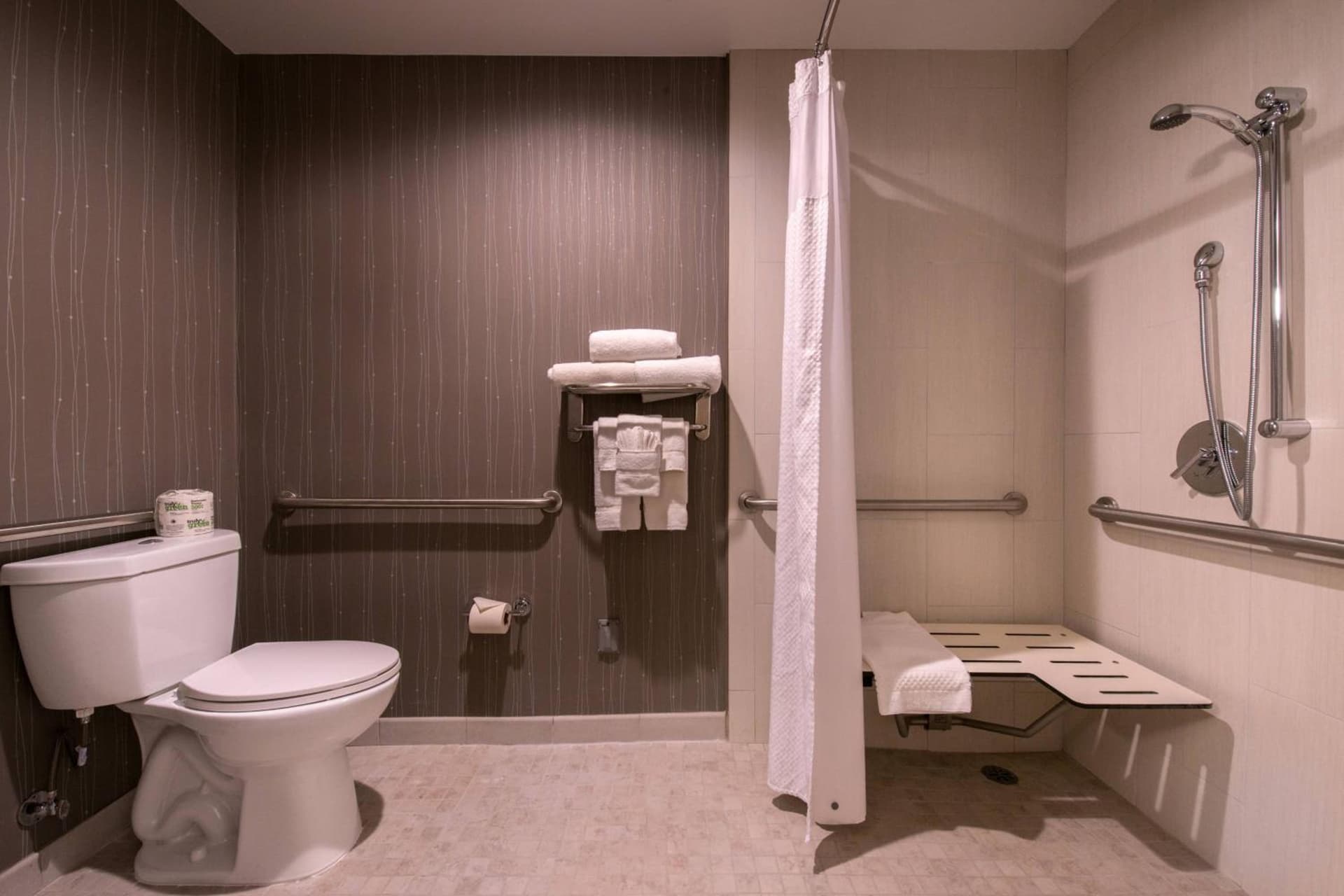 Holiday Inn Oxnard - Ventura by IHG gallery photo in Oxnard, CA — image 17