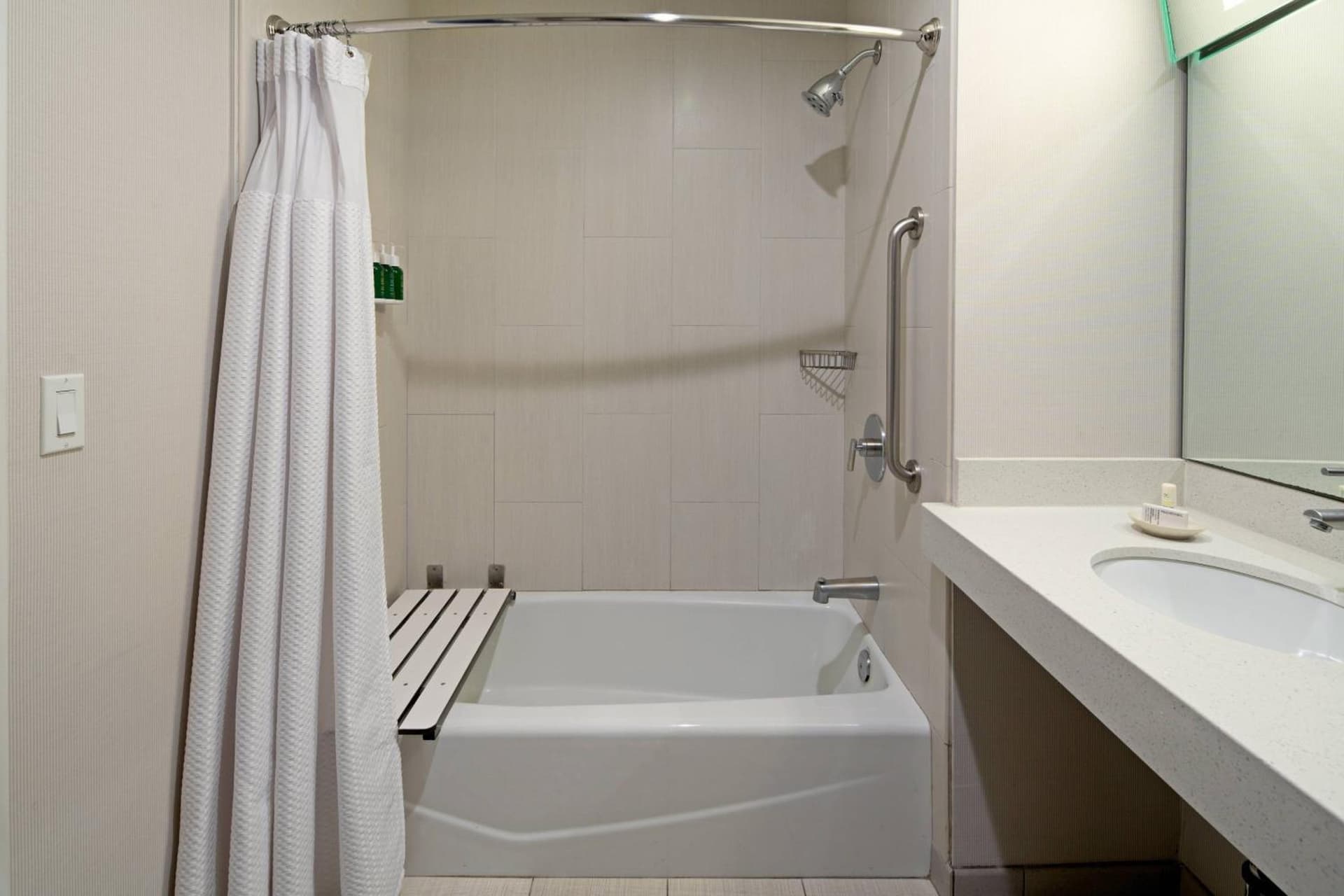 Holiday Inn Oxnard - Ventura by IHG gallery photo in Oxnard, CA — image 10