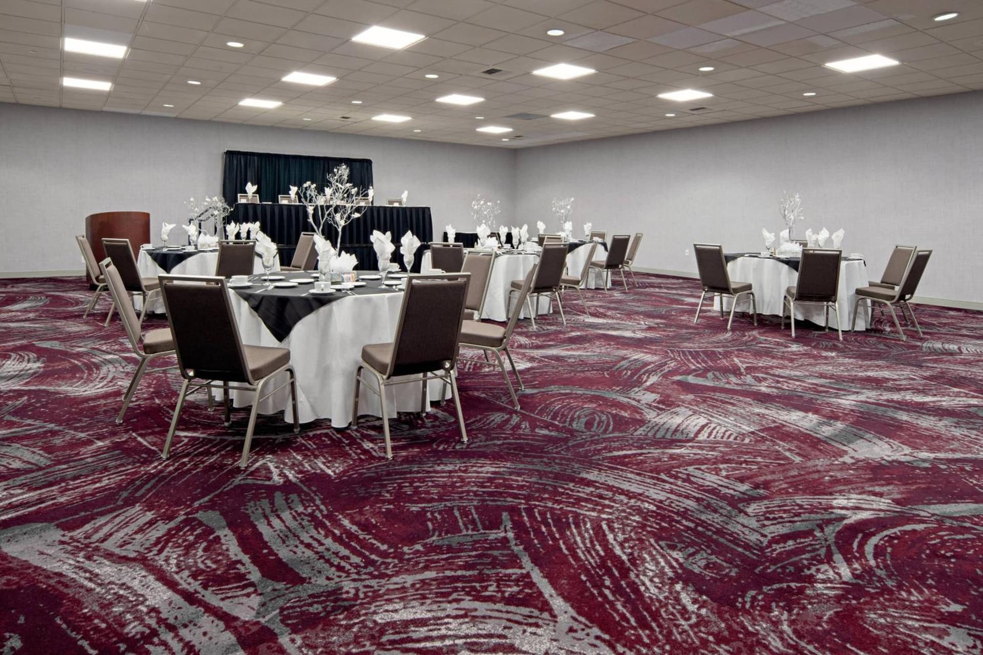 Holiday Inn Oxnard - Ventura by IHG gallery photo in Oxnard, CA — image 15