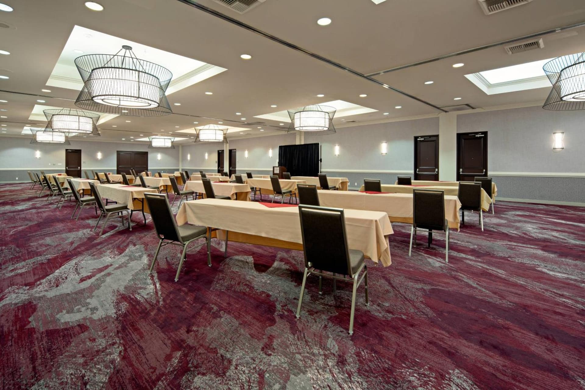 Holiday Inn Oxnard - Ventura by IHG gallery photo in Oxnard, CA — image 24