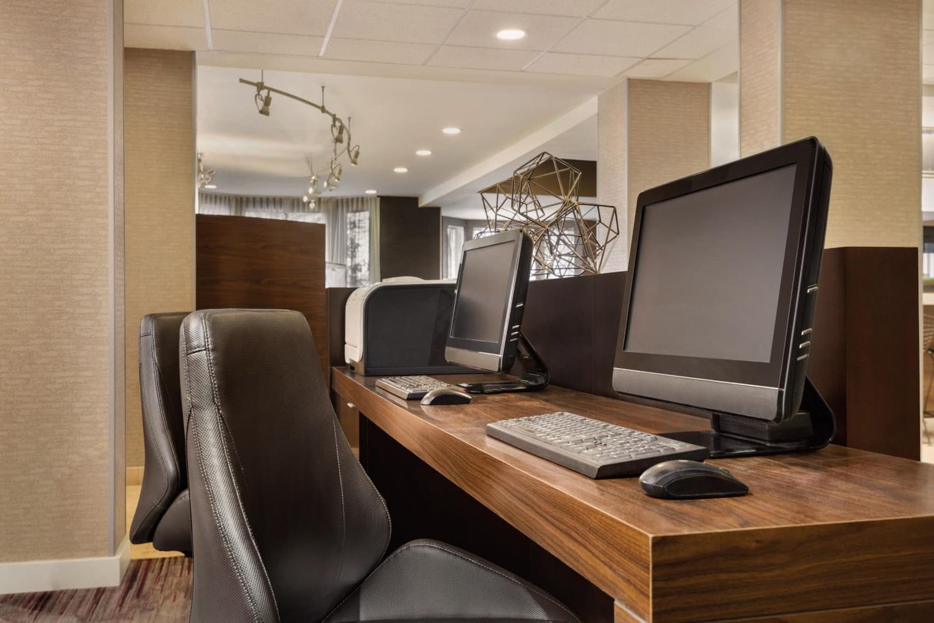 Courtyard by Marriott Topeka gallery photo in Topeka, KS — image 8
