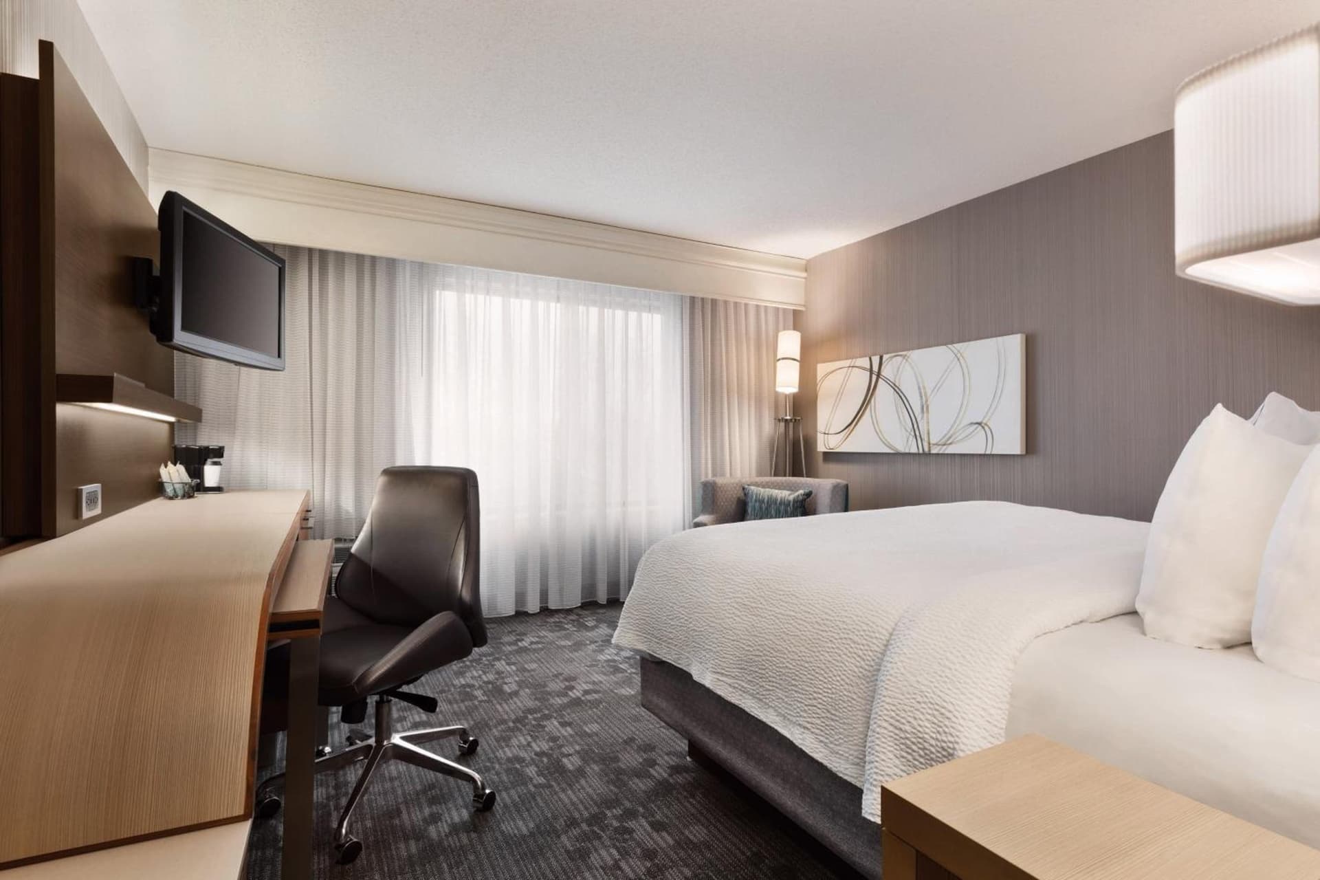Courtyard by Marriott Topeka gallery photo in Topeka, KS — image 14