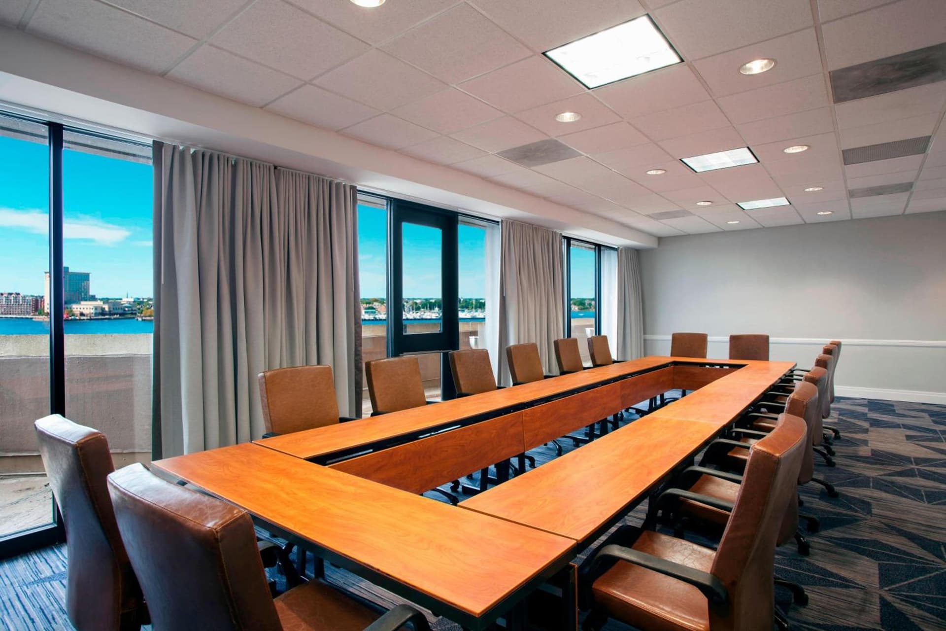 Sheraton Norfolk Waterside Hotel gallery photo in Norfolk, VA — image 24