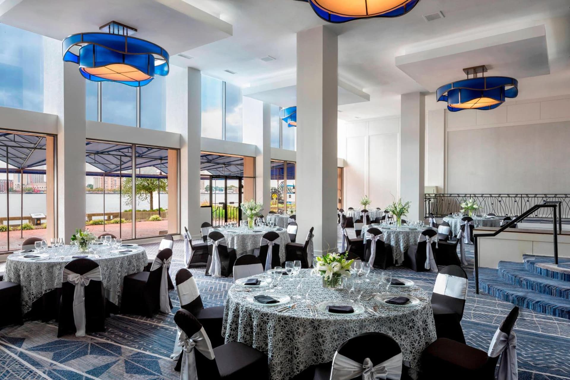 Sheraton Norfolk Waterside Hotel gallery photo in Norfolk, VA — image 38
