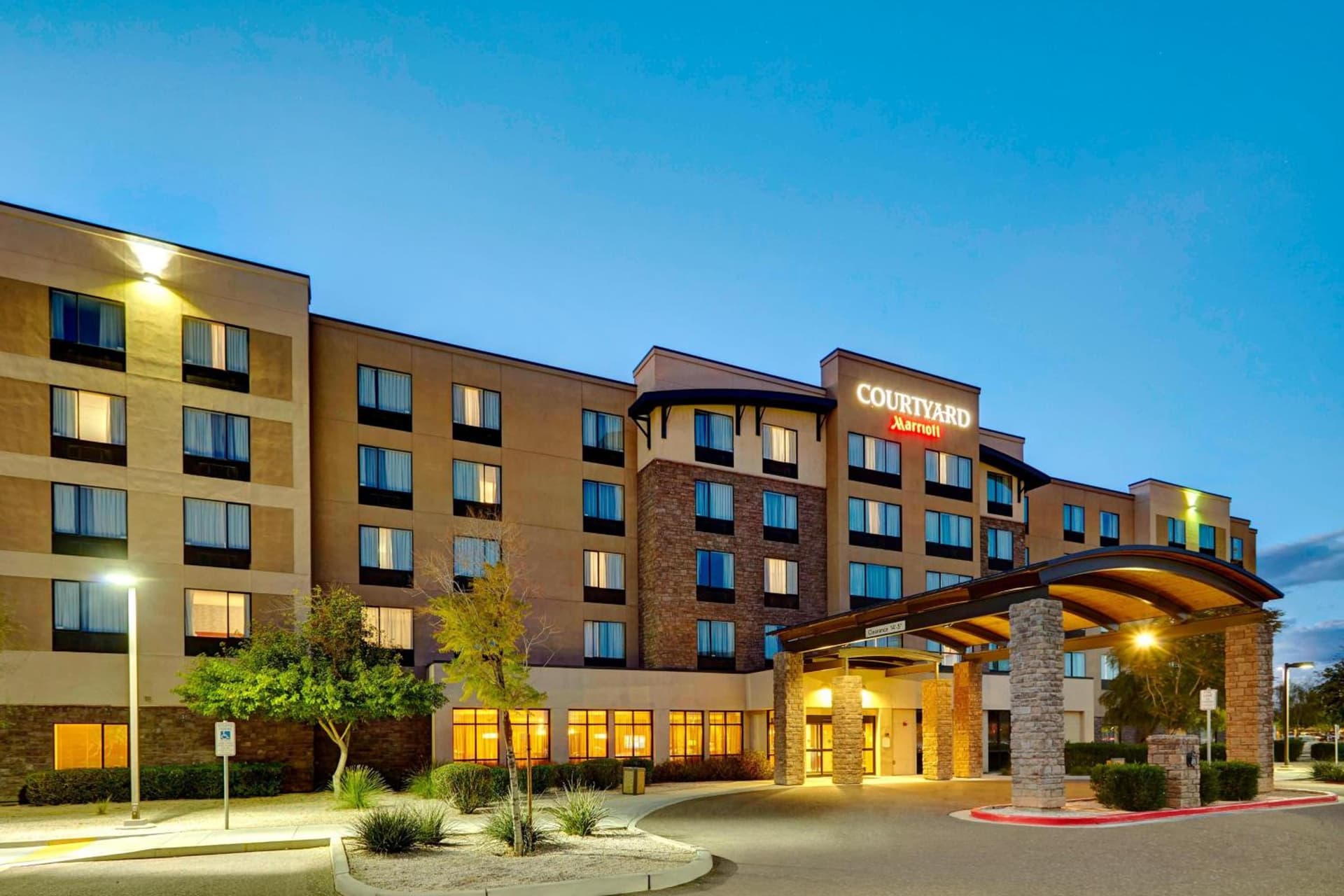 Courtyard Phoenix North / Happy Valley — hotel in Phoenix, Arizona