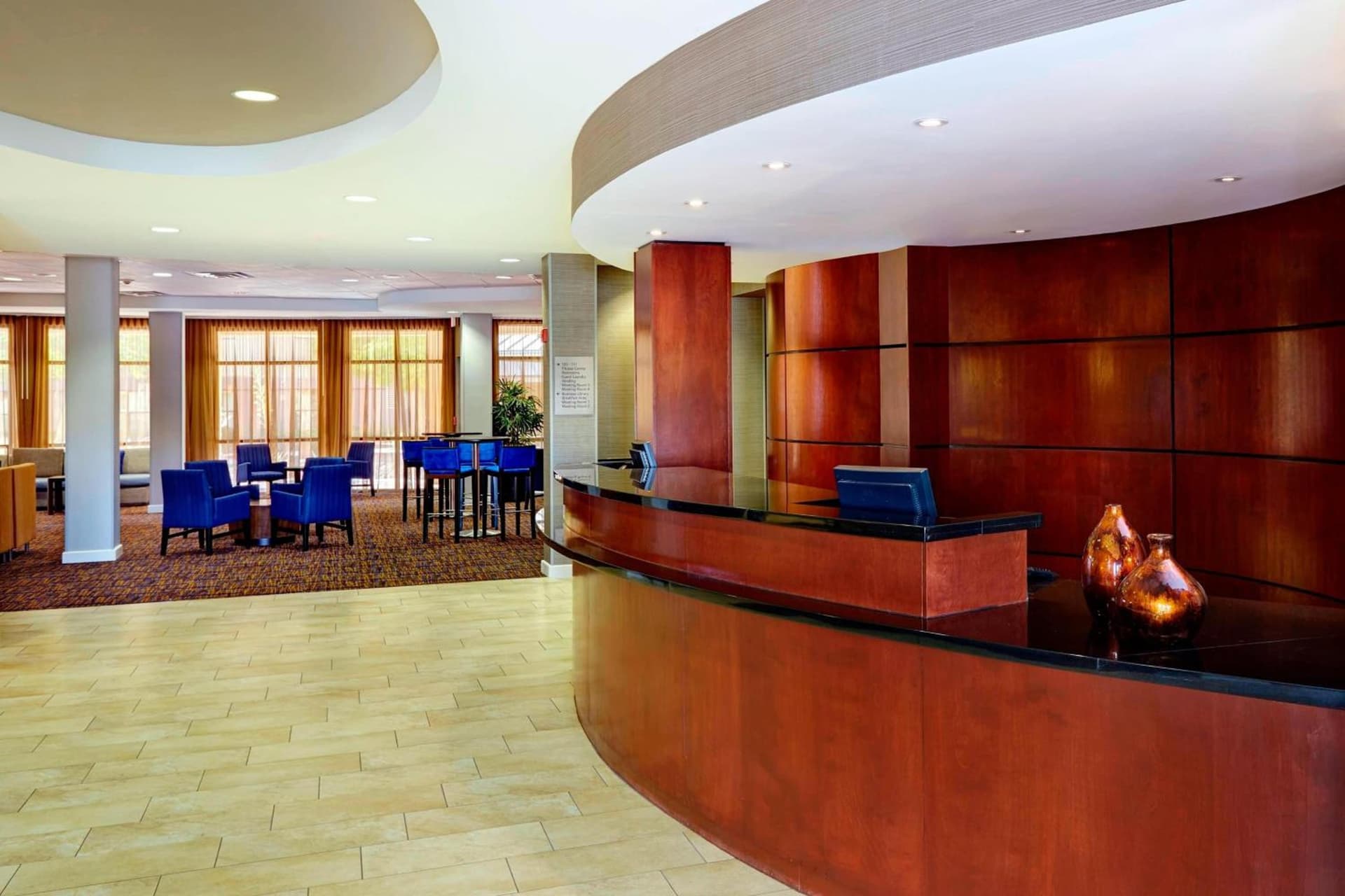 Courtyard Phoenix North / Happy Valley interior in Phoenix, AZ — gallery photo 2